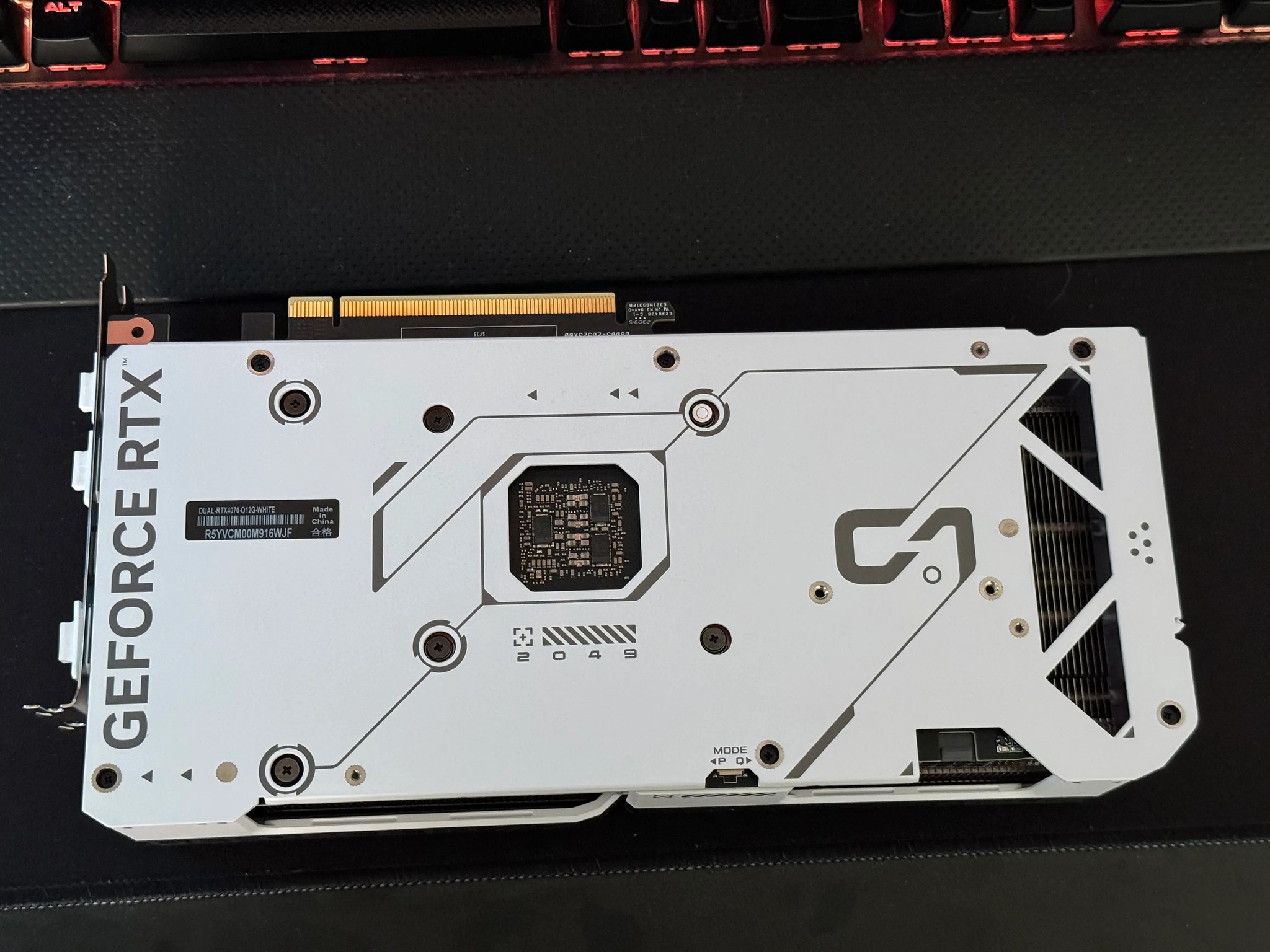 ASUS Dual GeForce RTX™ 4070 White OC Edition 12GB GDDR6X