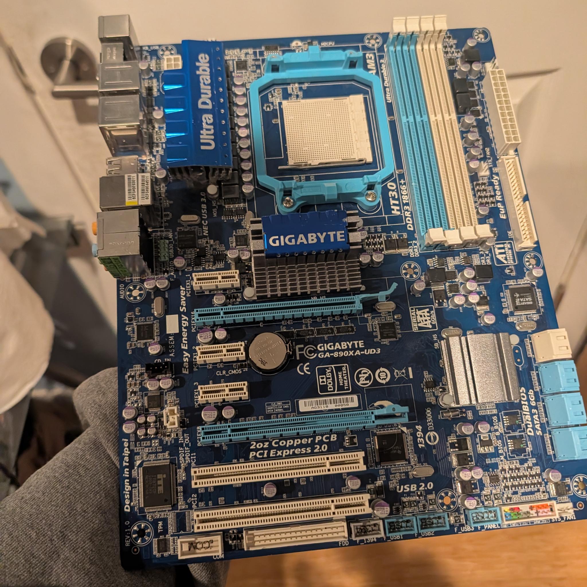 Gigabyte ultra durable am3 motherboard