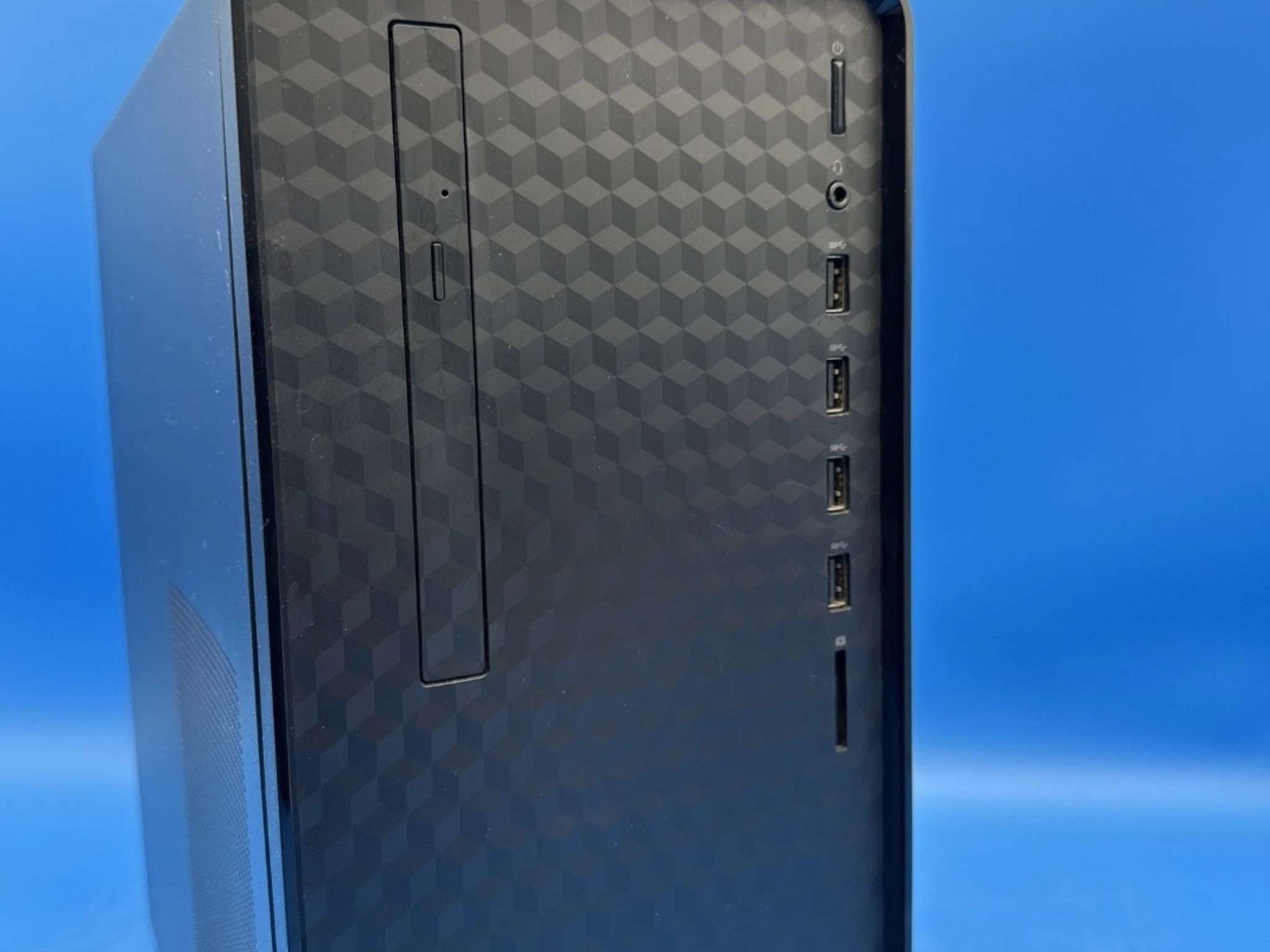 HP M01-F0024 Ryzen 5 3400G 12GB 256GB SSD AMD Graphics Win11 Pro Desktop