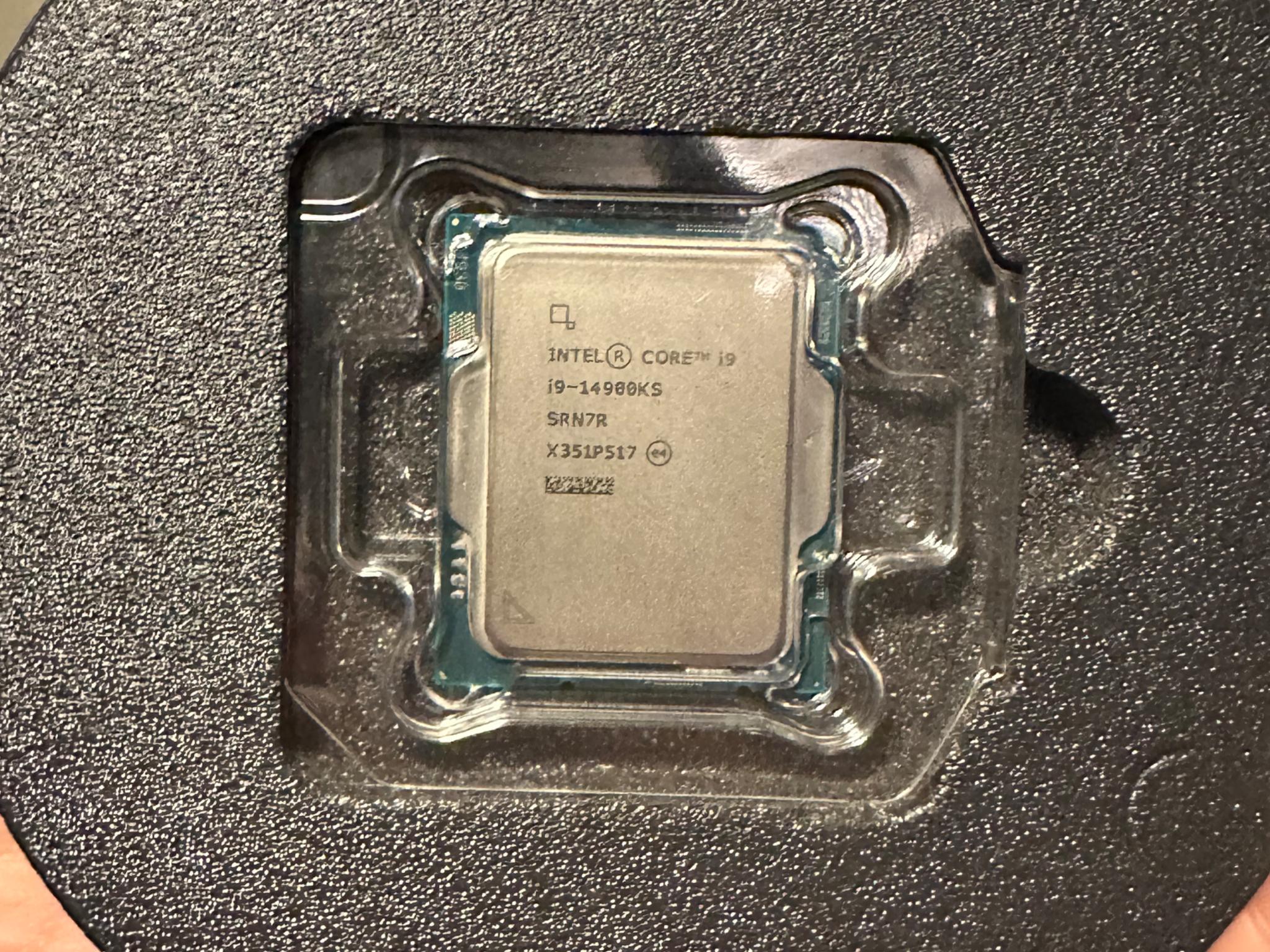 Intel® Core™ i9-14900KS Desktop Processor 24 cores (8 P-cores + 16 E-cores)