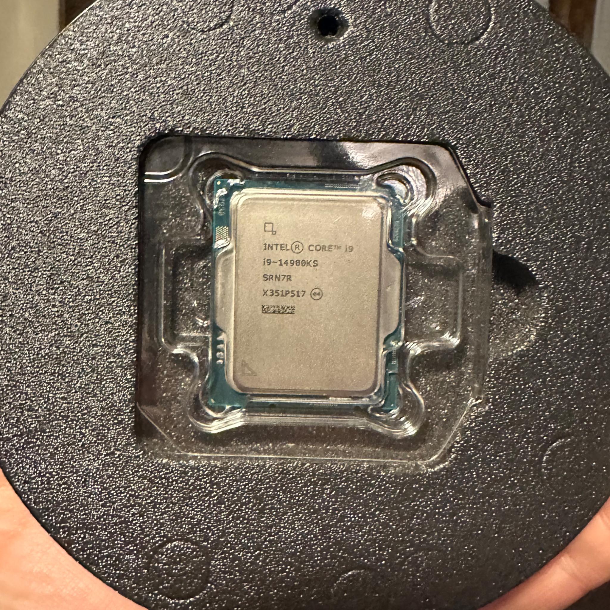 Intel® Core™ i9-14900KS Desktop Processor 24 cores (8 P-cores + 16 E-cores)
