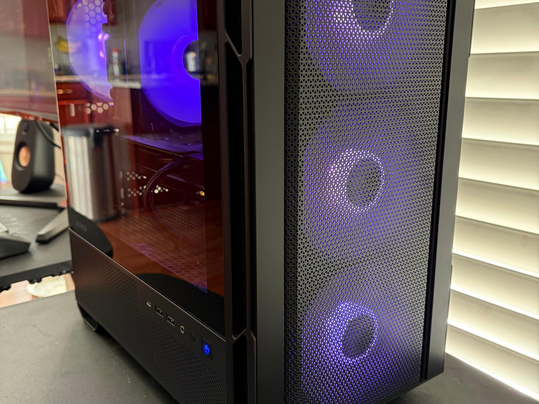 RX 9060 XT 16GB | Ryzen 7 5700X | 32GB RAM | 1.5TB NVMe | Wi-Fi | ARGB