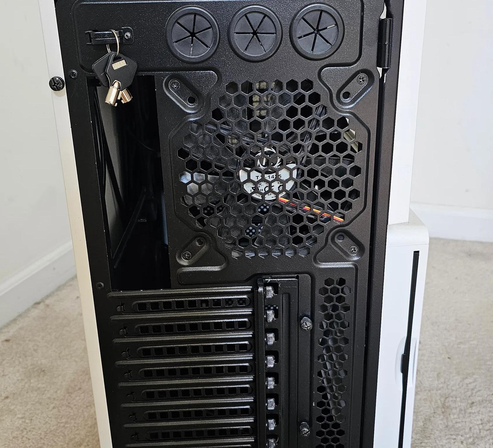 Thermaltake Level 10 GT Snow Edition