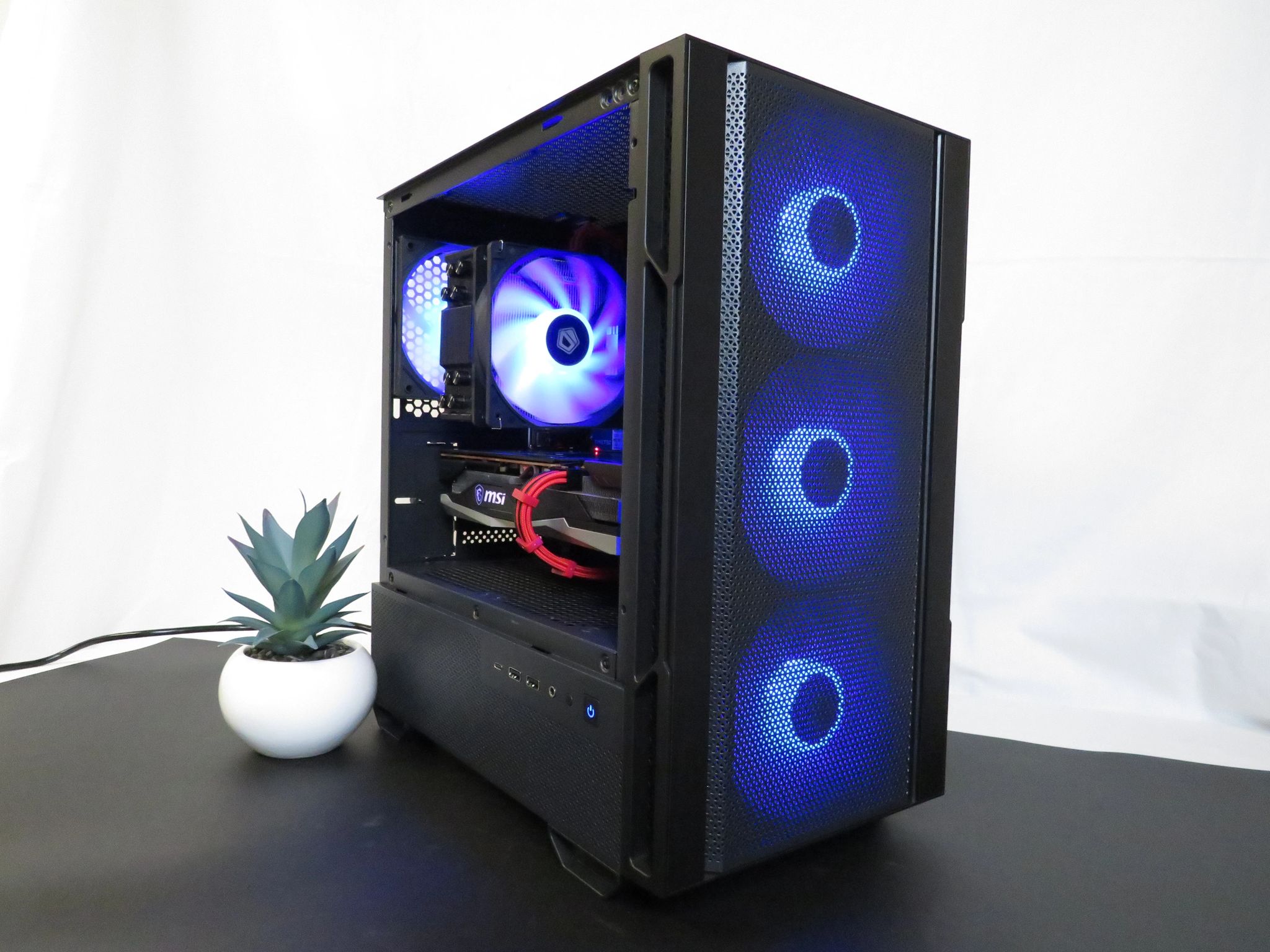 Mid Range Master! *All new parts* Ryzen 5 5500 + RX 6600XT + 16 GB DDR4 + 1 TB NVME SSD