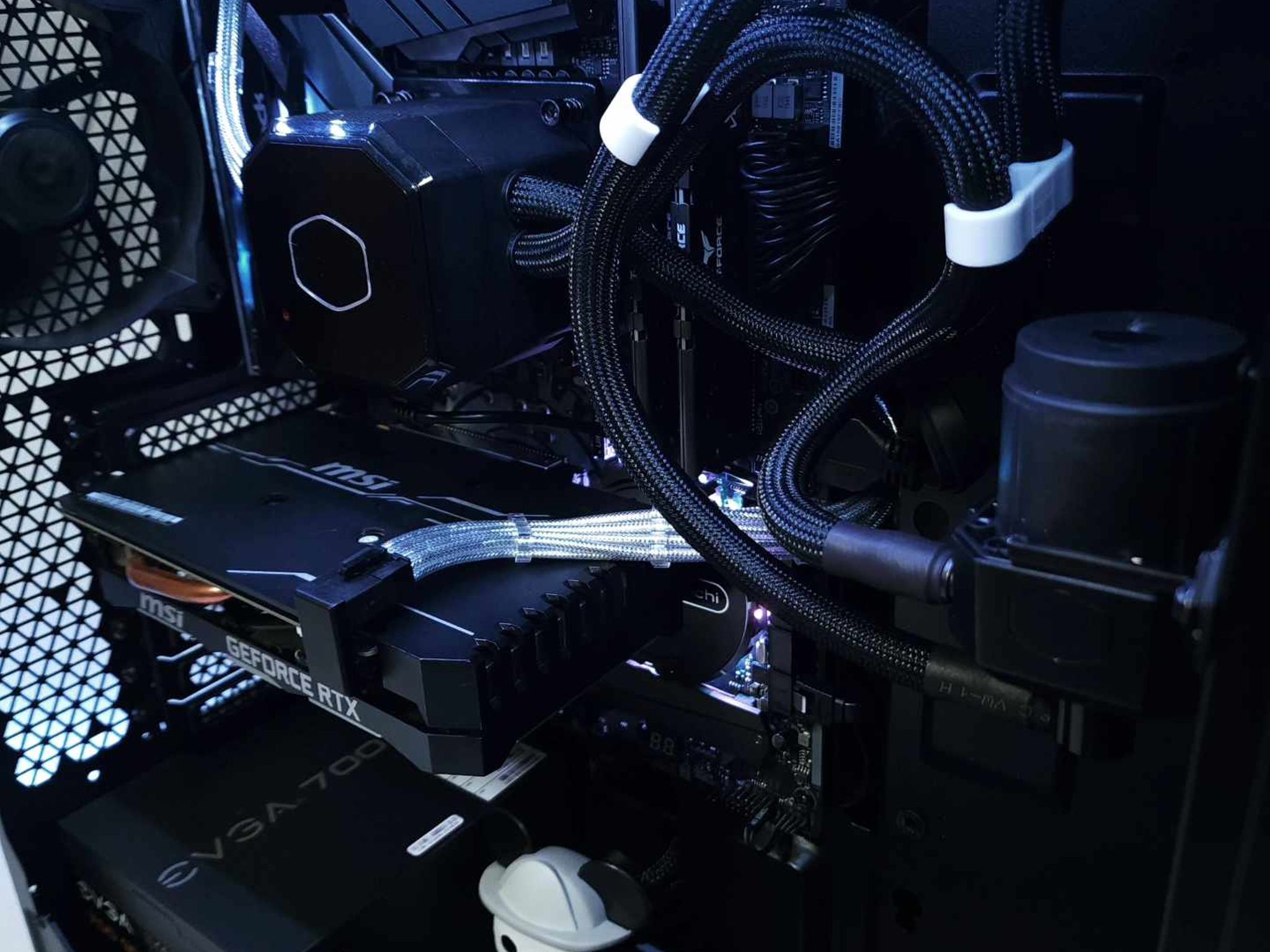 🖤🤍RTX 2070 | Core i7 8700K | 16GB 3200MHz | 1.5TB NVMe + SSD