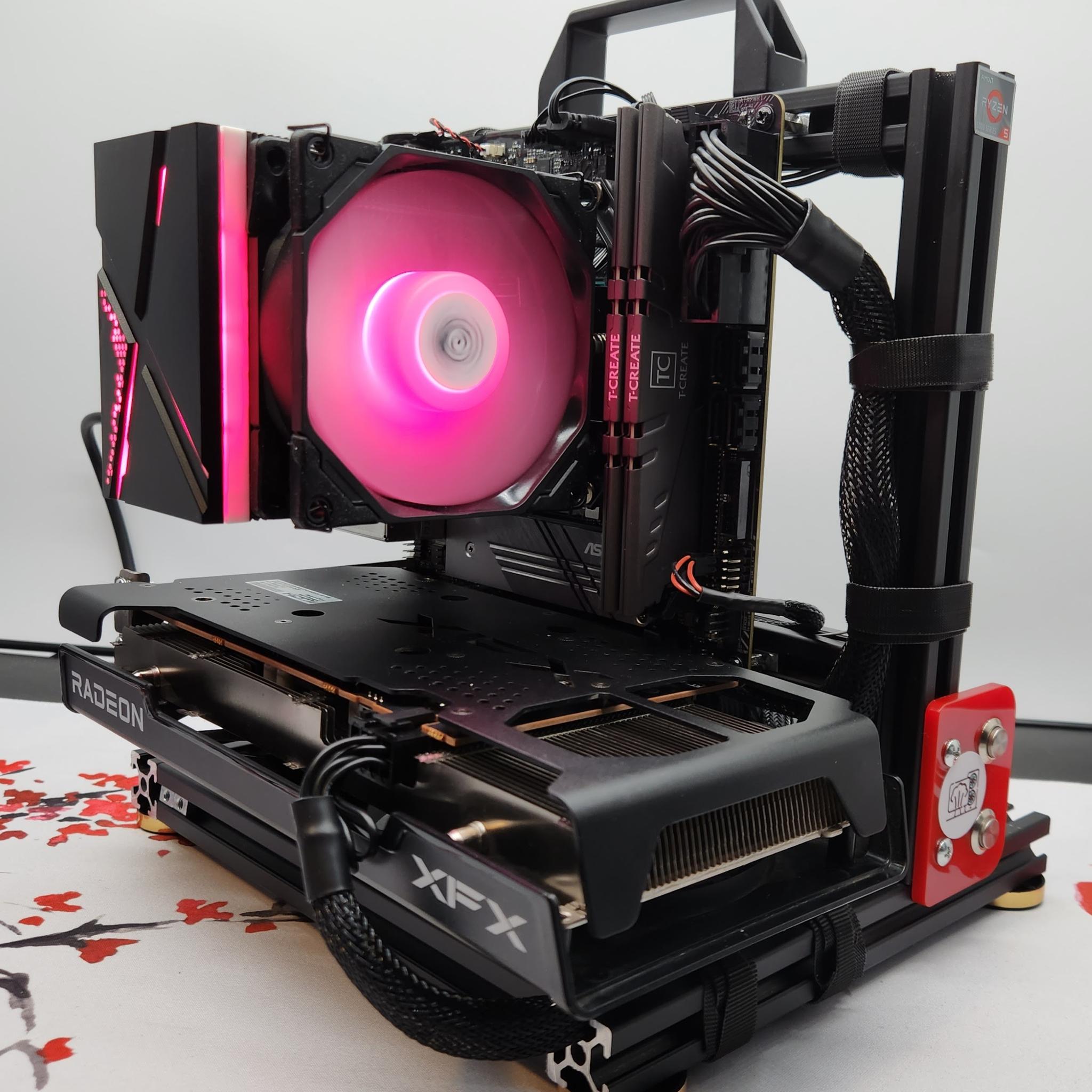 Tiny Portable Rig Ryzen 5 / 32GB DDR 4 / 1TB SSD / RX 6600 8GB