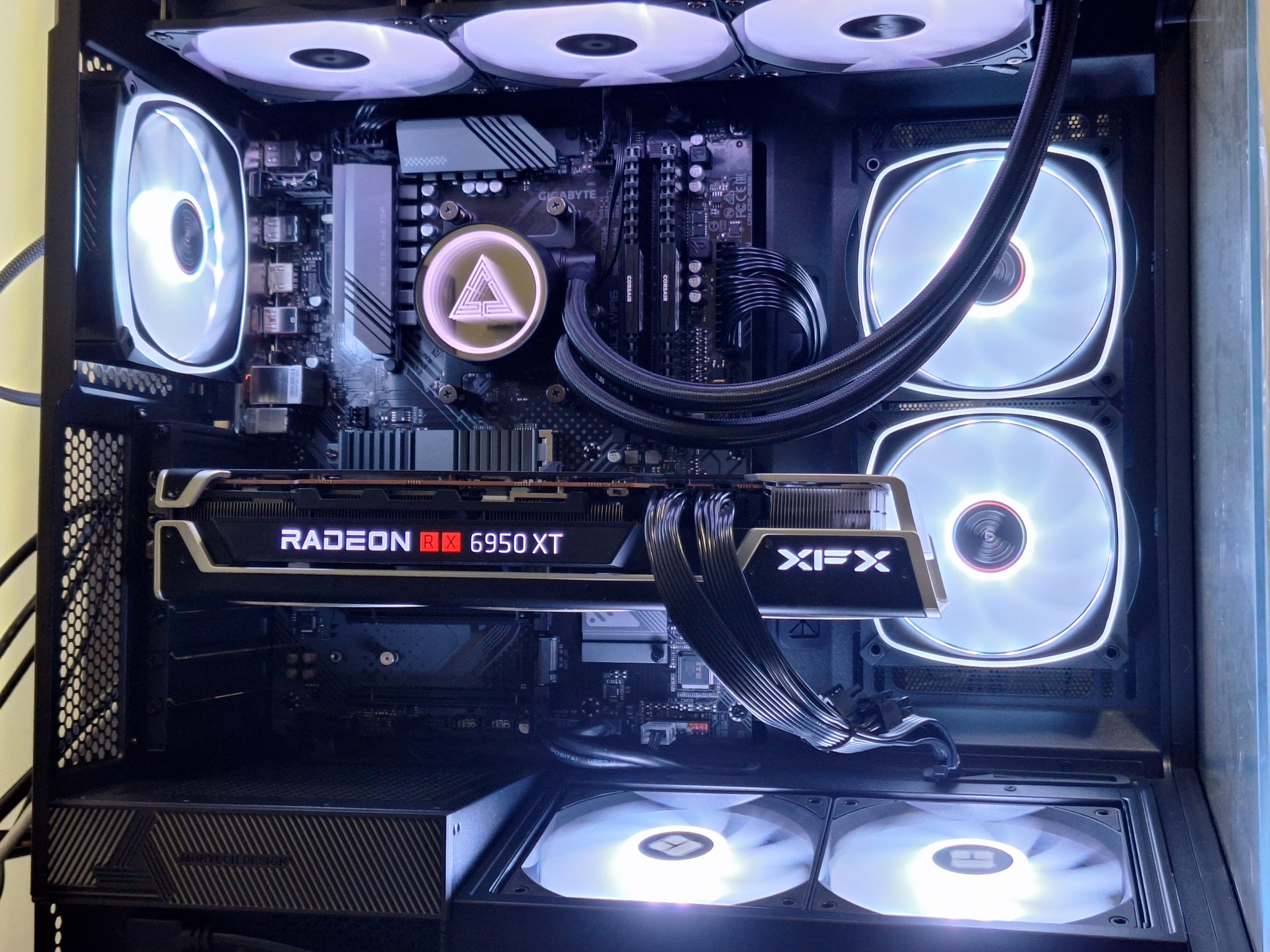 ⚔️1440p Ultra Montech Gamer⚔️RX 6950 XT | 32GB Corsair DDR4 | Ryzen 7 | 1TB SSD | WiFi!