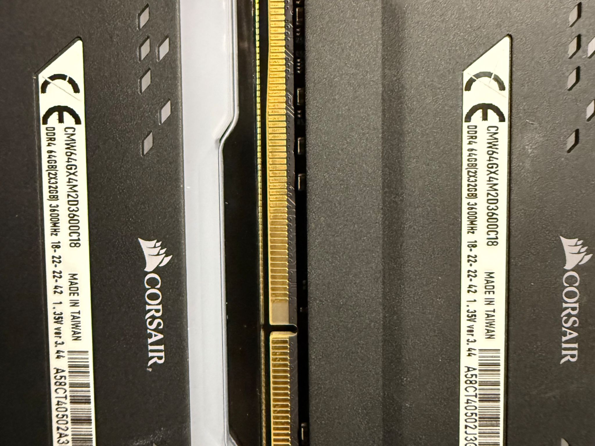 Corsair vengeance RGB pro 4x32gb ddr4 ram