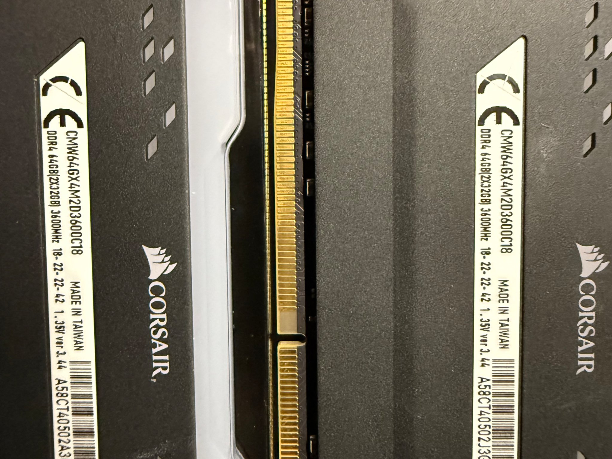 Corsair vengeance RGB pro 4x32gb ddr4 ram