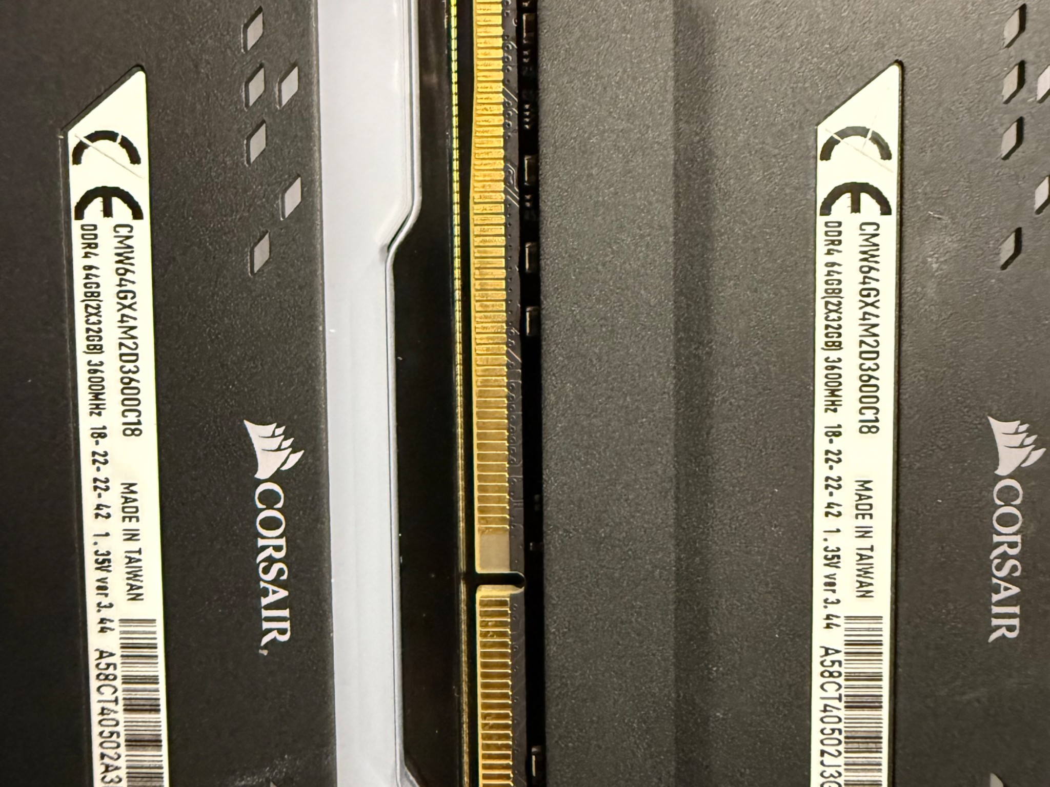 Corsair vengeance RGB pro 4x32gb ddr4 ram