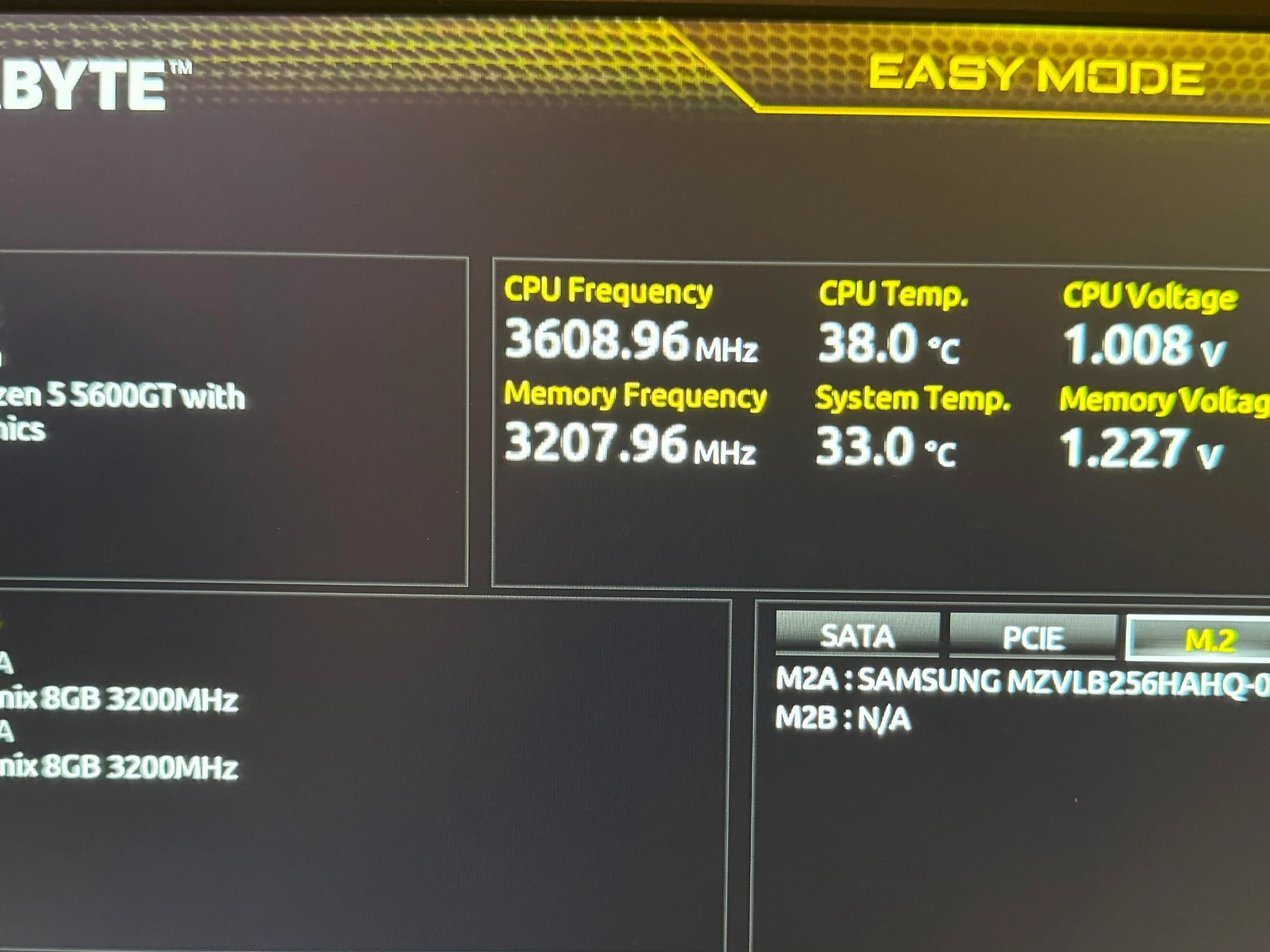 AMD Ryzen 5 5600GT Gaming PC Radeon Vega 7 Graphics GIGABYTE B550M K B550 Thermaltake Versa H18 Case
