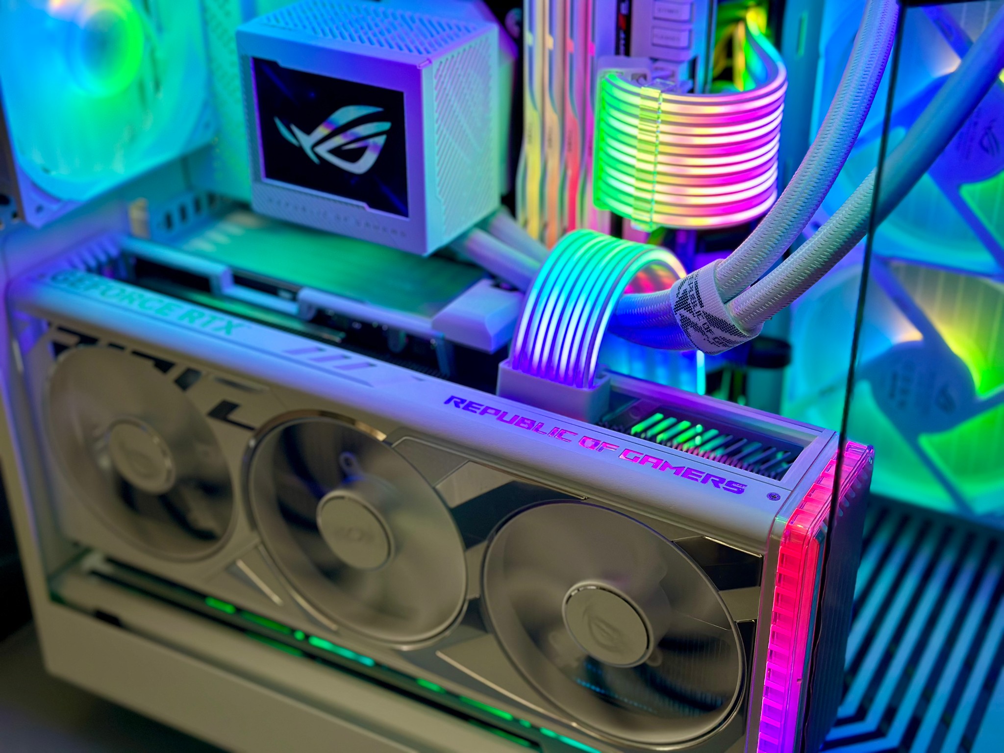 Unstoppable: 14700K, ROG 4080, 64GB 6000, 2TB, ROG FORMULA Z690, 850W, HYTE Y60, RYUJIN III 240mm