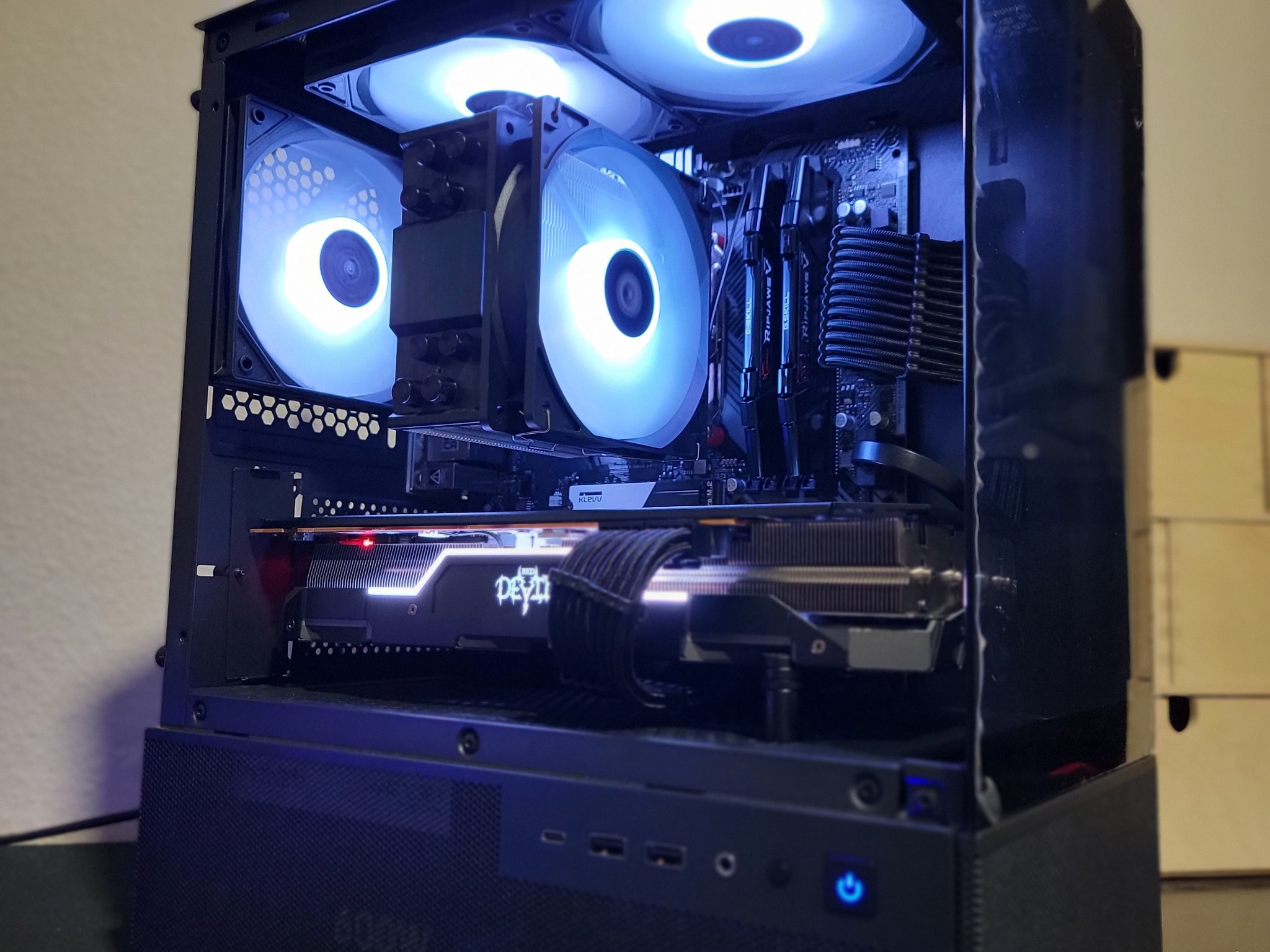 Gaming PC: Rx5700xt🔴Ryzen 5 3600🔴16gb RAM🔴On board WIFI