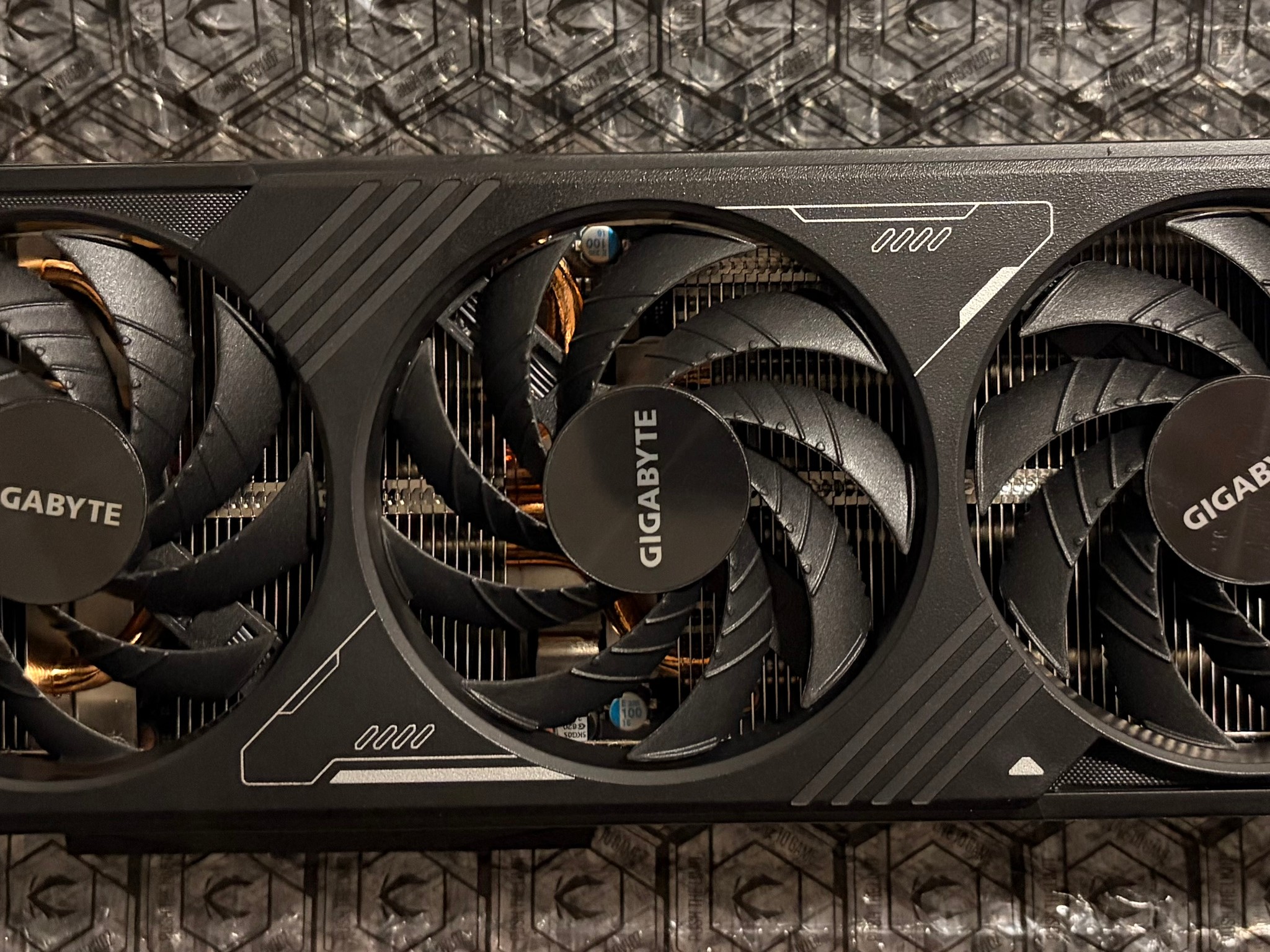 GIGABYTE GeForce RTX 5070 WINDFORCE OC SFF 12G