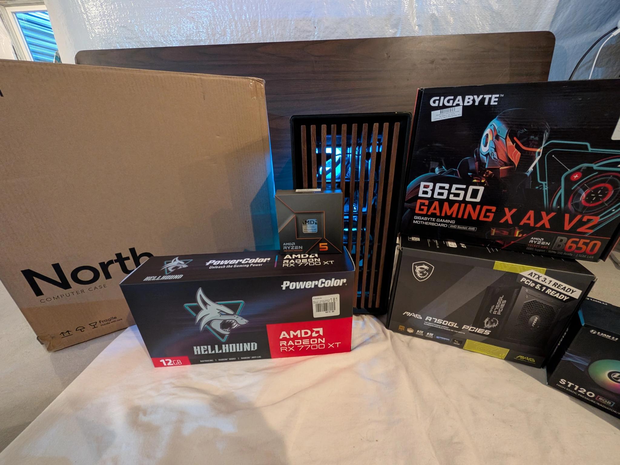 Fractal North Wood Gaming RGB PC - Ryzen 5 7600X / Radeon RX