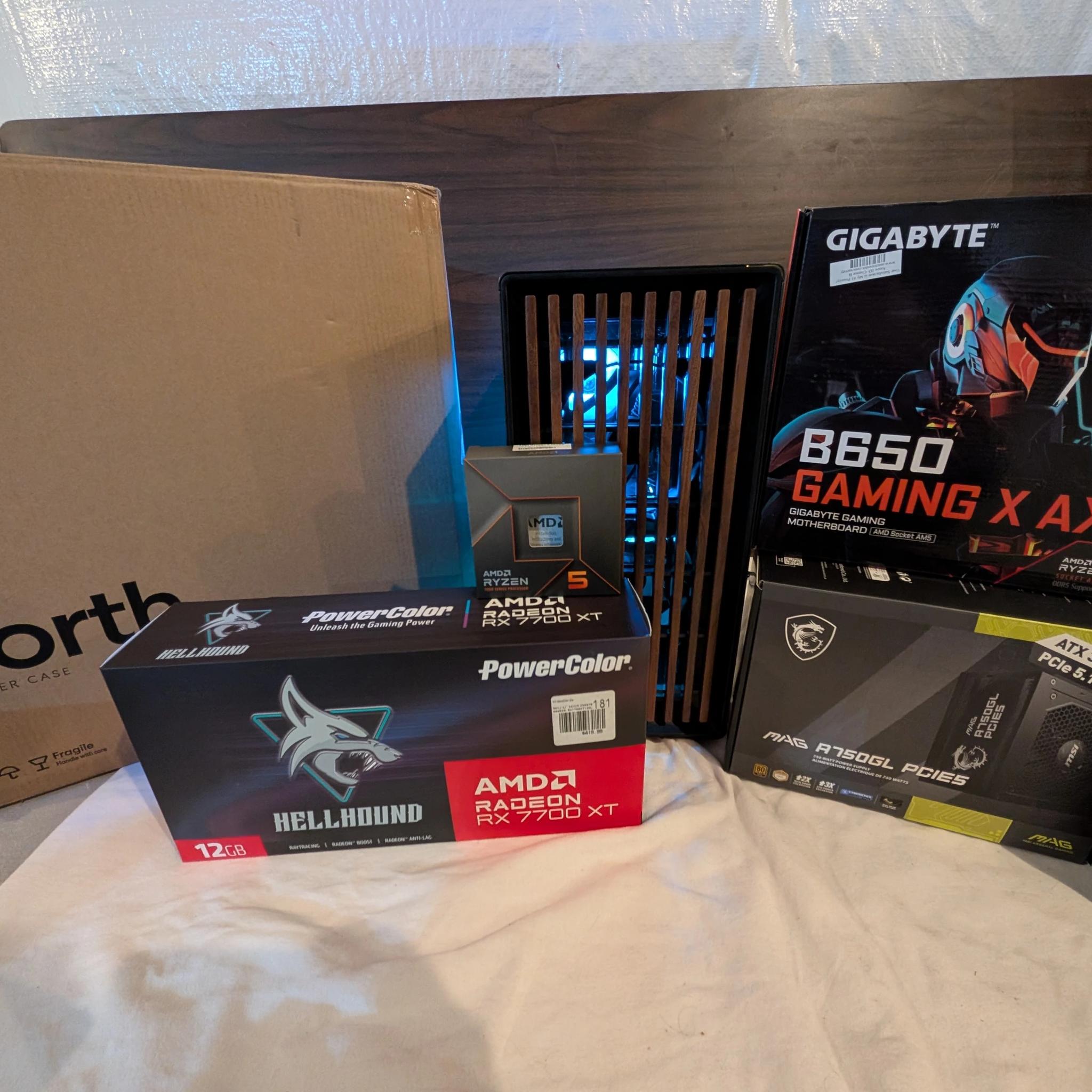 Fractal North Wood Gaming RGB PC - Ryzen 5 7600X / Radeon RX 7700XT 12GB / 32GB DDR5 / 2TB SSD / AIO
