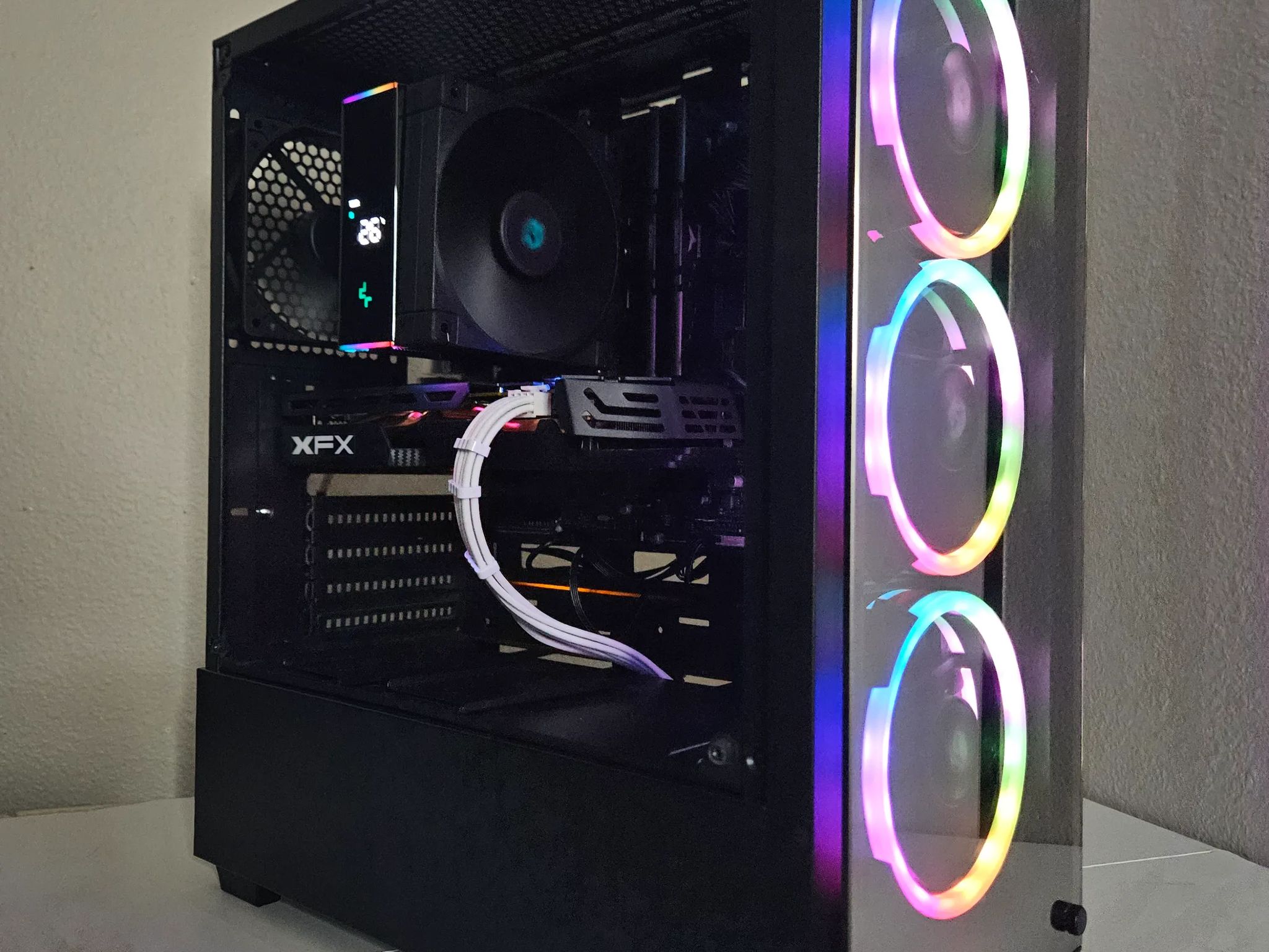 Gaming pc | ryzen 5 | Rx 580| 16gb ram | wifi | WIN 11