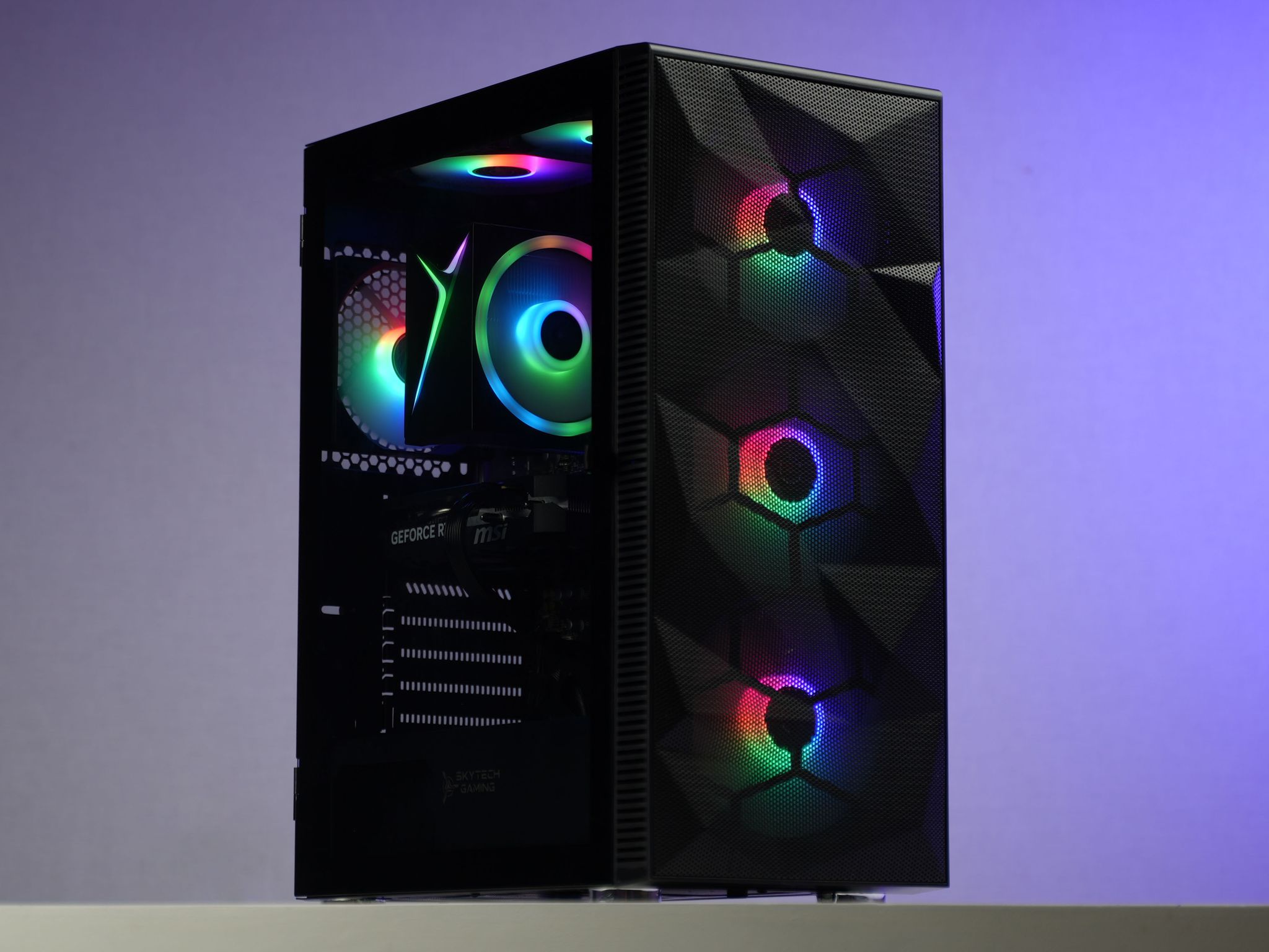 \ RF-02 / RTX 5060 Ryzen 5 5600X 16GB 1TB Windows 11 Gaming PC Powerhouse