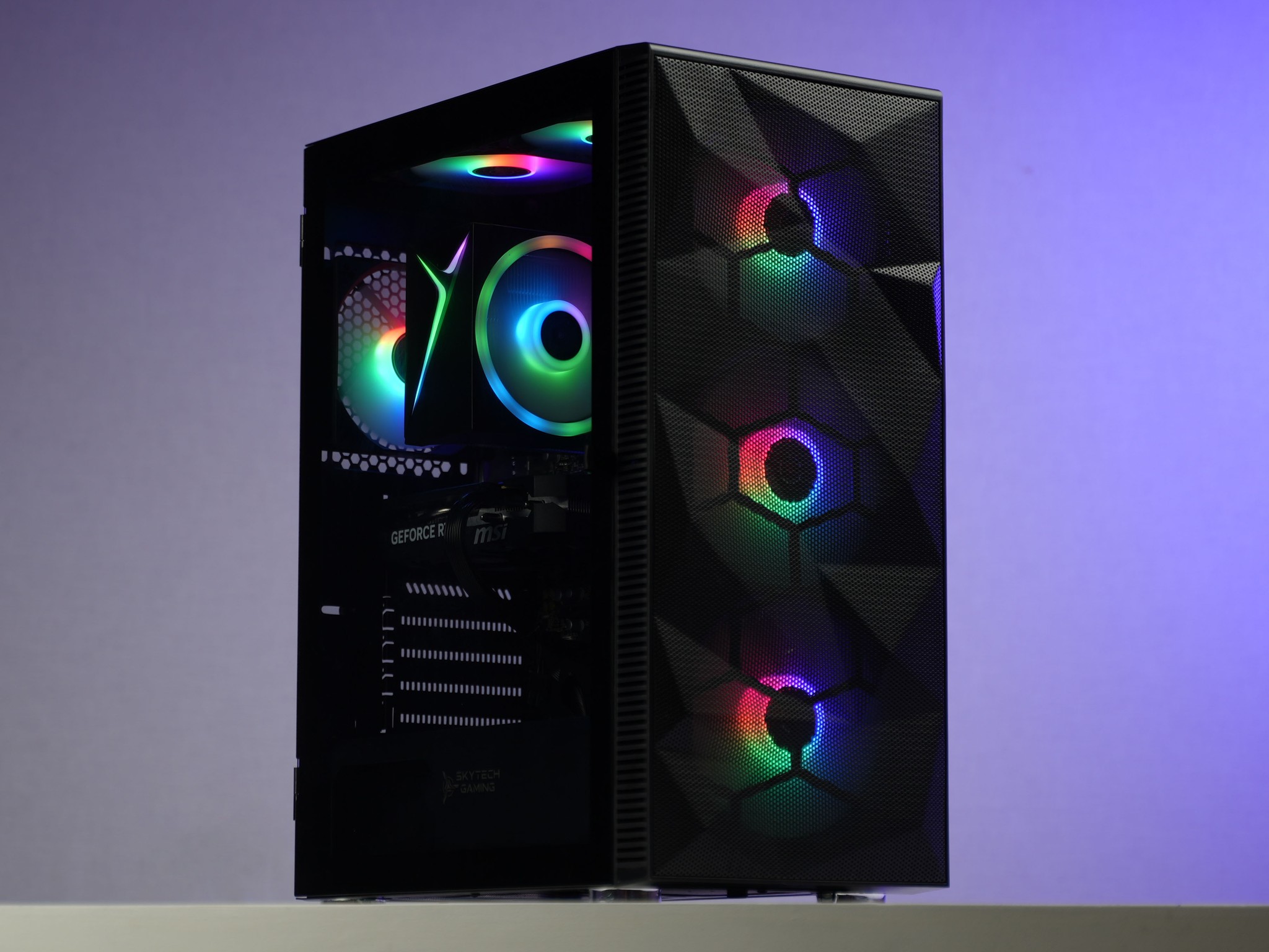 RF-02 / RTX 5060 Ryzen 5 5600X 16GB 1TB Windows 11 Gaming PC