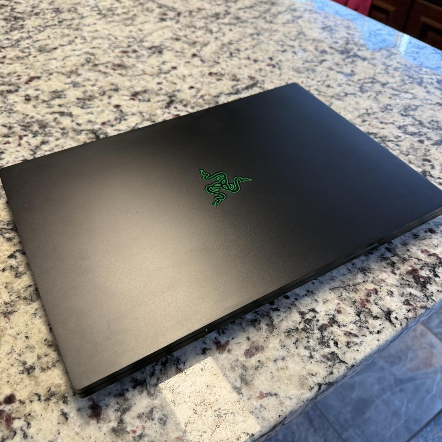 Razer Blade 16 4K/120Hz, Intel i9-13950HX CPU, 4070 GPU, 32GB RAM, 1TB storage