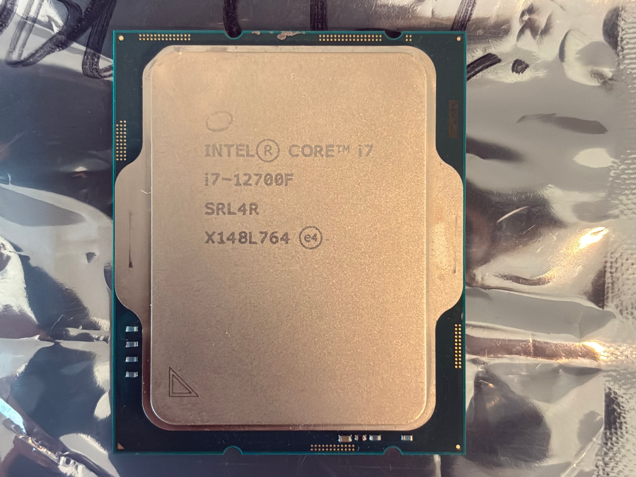 Intel Core i7-12700F