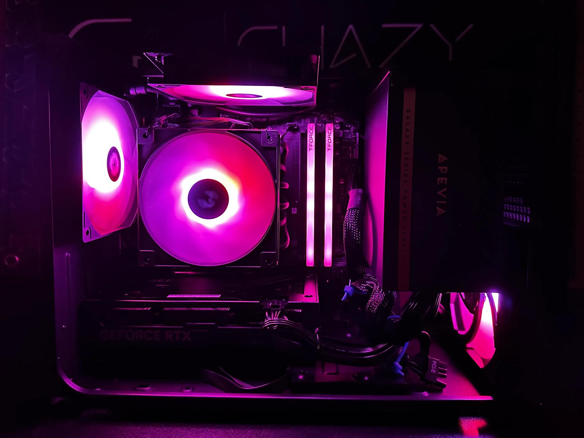 Custom Mini PC Build (Ryzen 5 7600X, 32GB RAM, 1 TB SSD, RTX 4060 Ti 16GB)