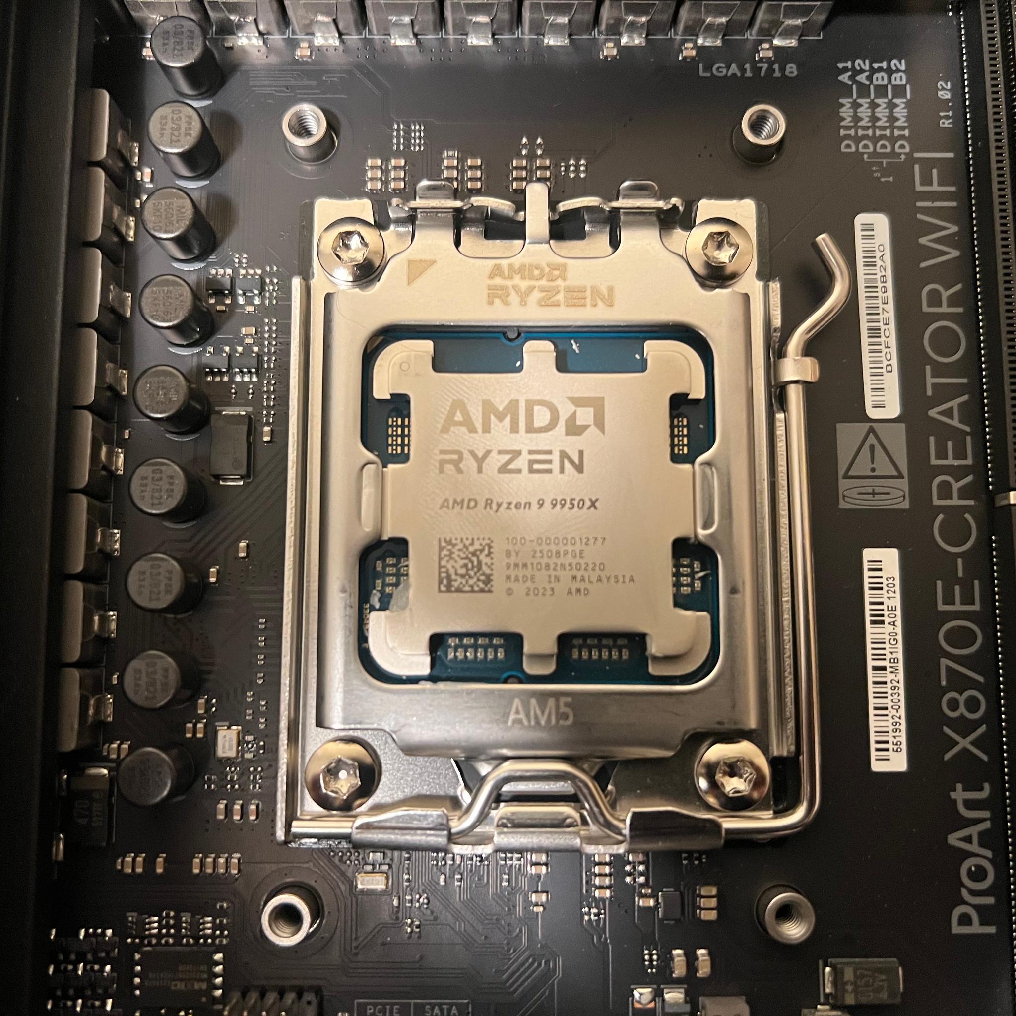 Ryzen 9 9950X + ASUS ProArt X870E-CREATOR WIFI ATX Motherboard Bundle