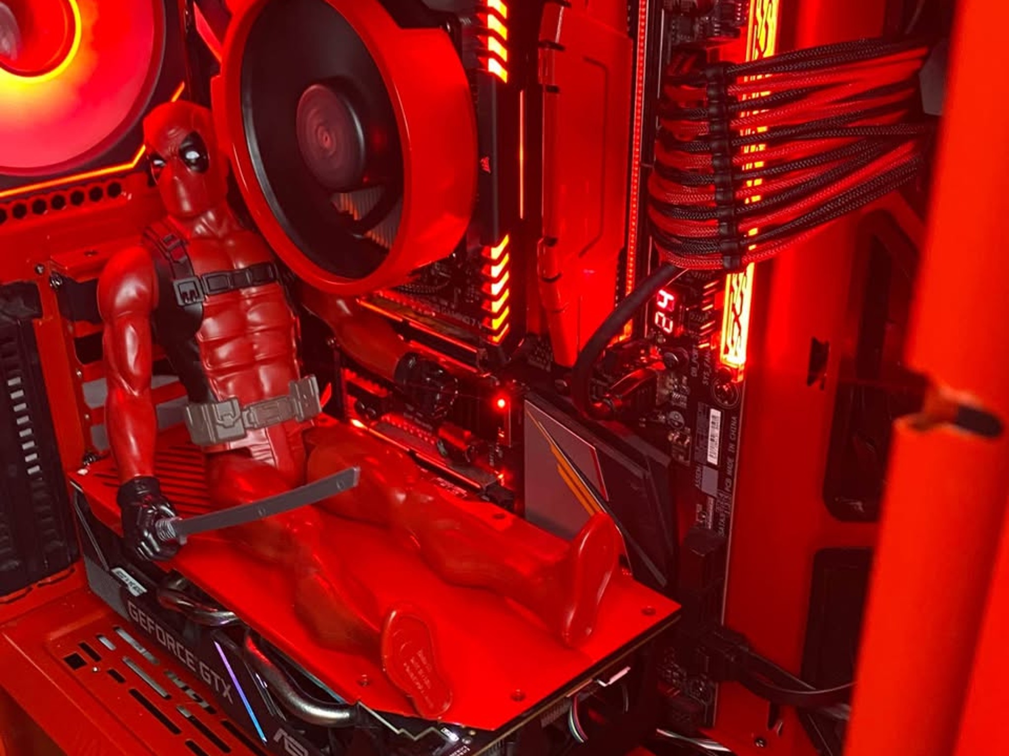 Red Gaming PC (GTX 1660 Super + AMD Ryzen 7 2700X + 16GB DDR4 + HDD + SSD)