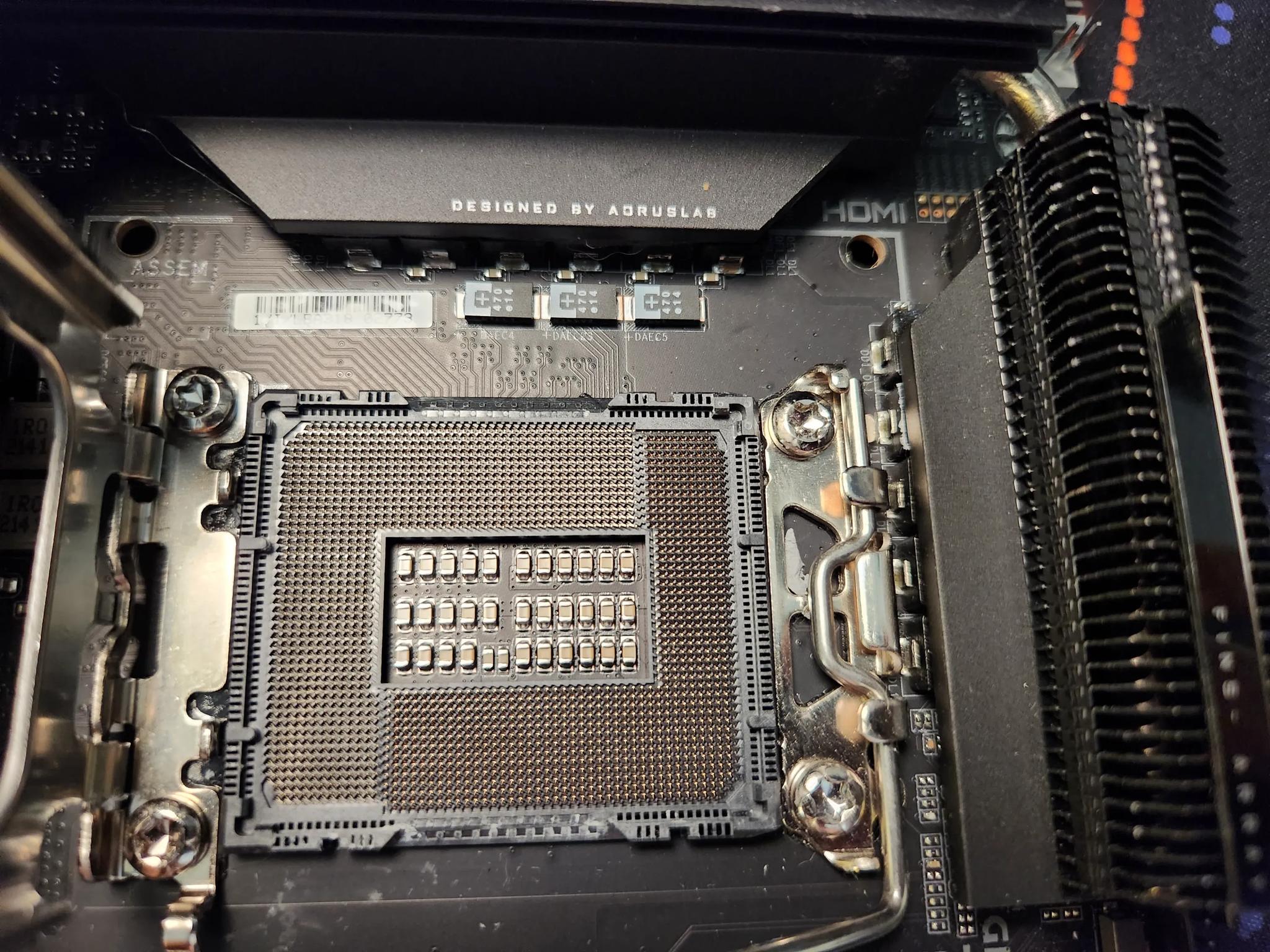 Gigabyte Z690I AORUS Ultra Lite DDR4 Mini-ITX LGA1700