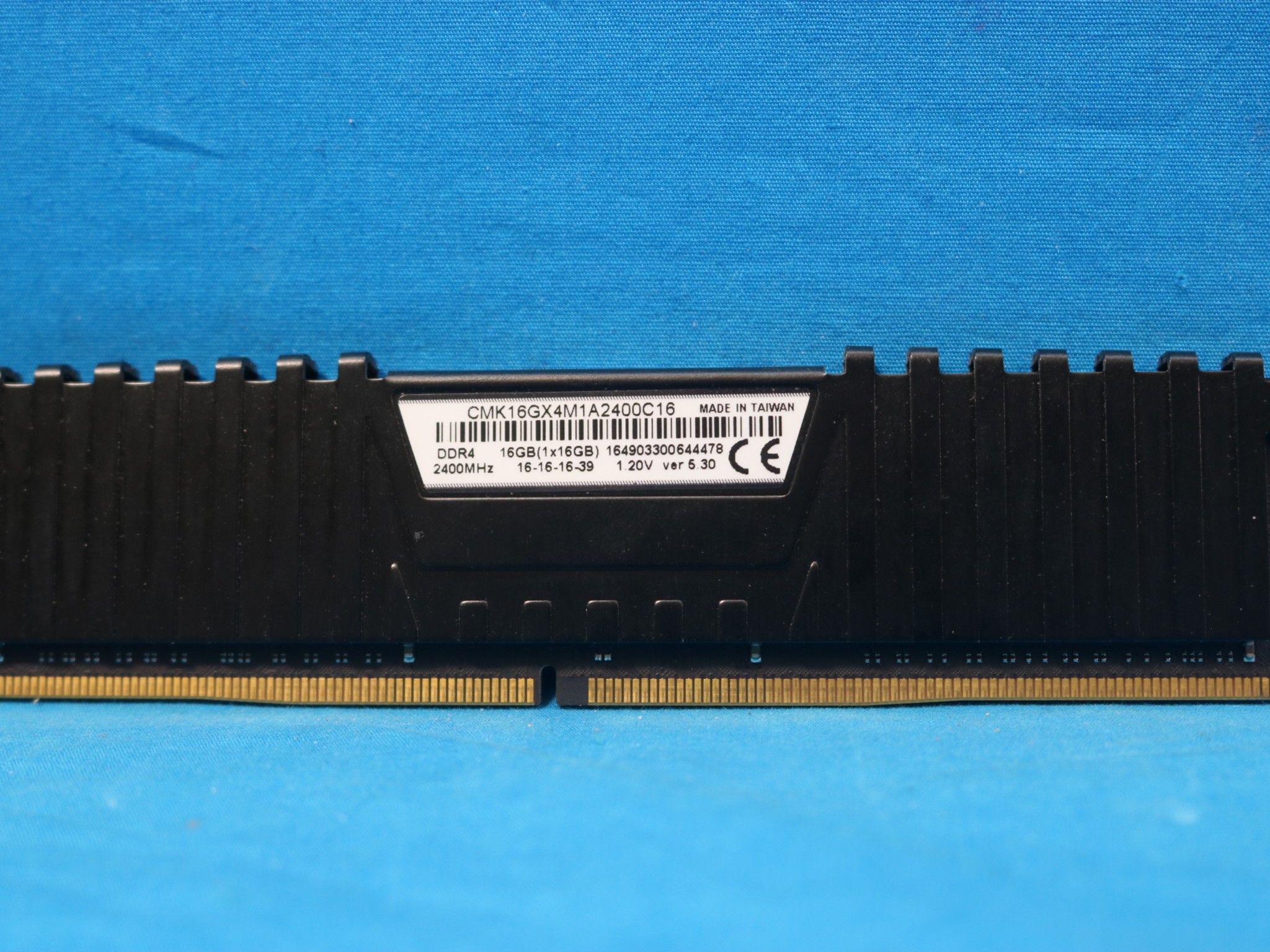 Corsair Vengeance LPX 16GB (1x16GB) DDR4 2400MHz CL16 1.2V Desktop RAM CMK16GX4M1A2400C16