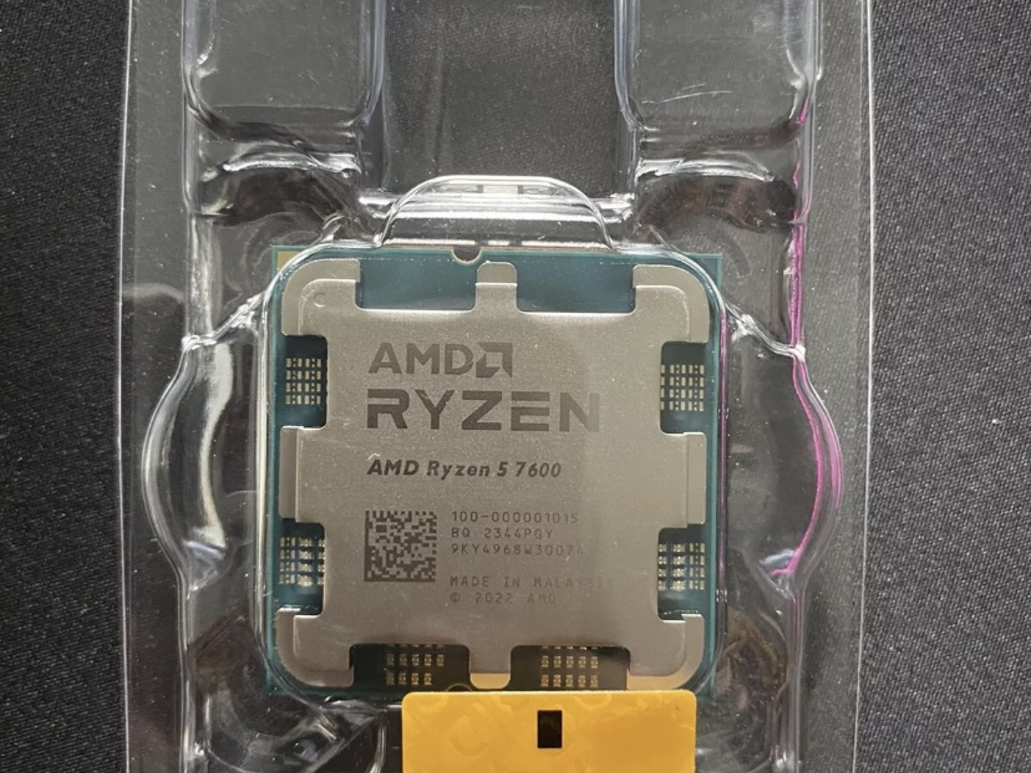 AMD Ryzen 5 7600 Processor (5.1 GHz, 6 Cores, Socket AM5)(NO FAN, NO BOX)