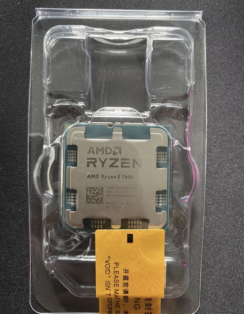 AMD Ryzen 5 7600 Processor (5.1 GHz, 6 Cores, Socket AM5)(NO FAN, NO BOX)