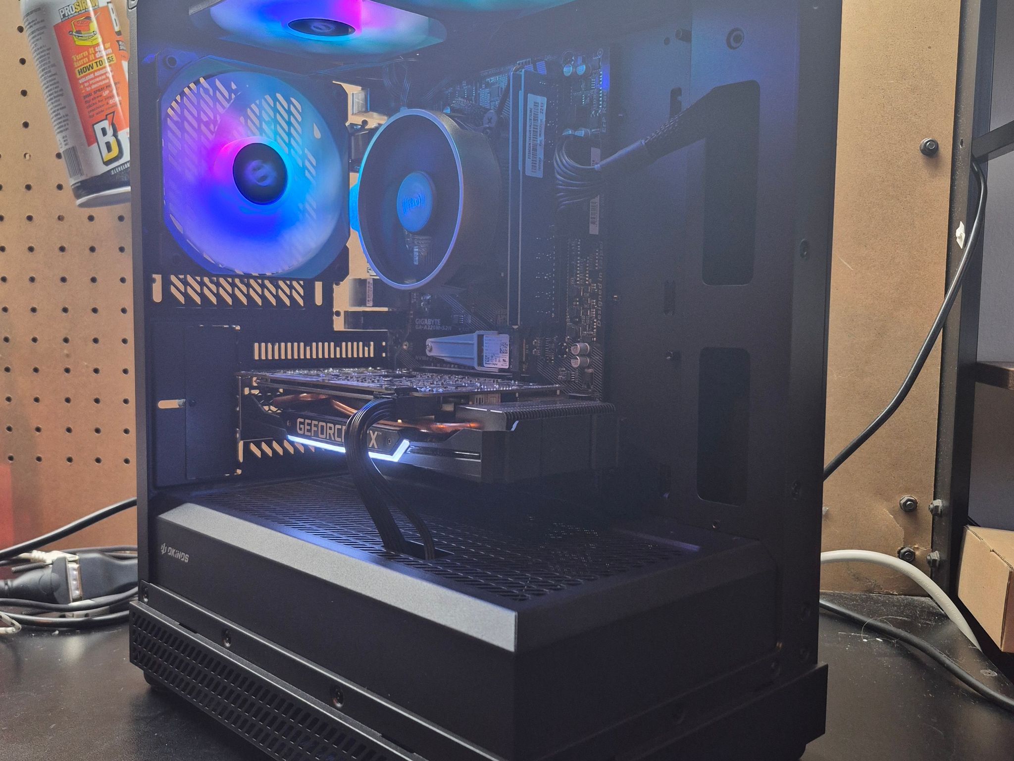 Ryzen 5 1600AF, 16GB 3200MHz DDR4, RTX 2060 SUPER 8GB, 512GB SSD, Win11, RGB, Wifi