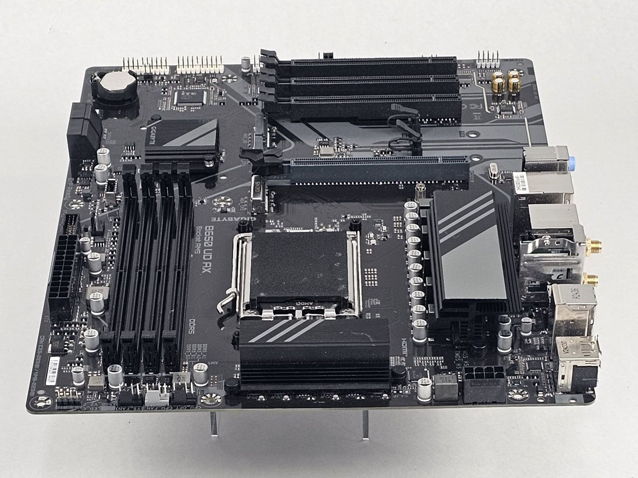 Gigabyte B650 UD AX AMD AM5 DDR5 ATX Motherboard