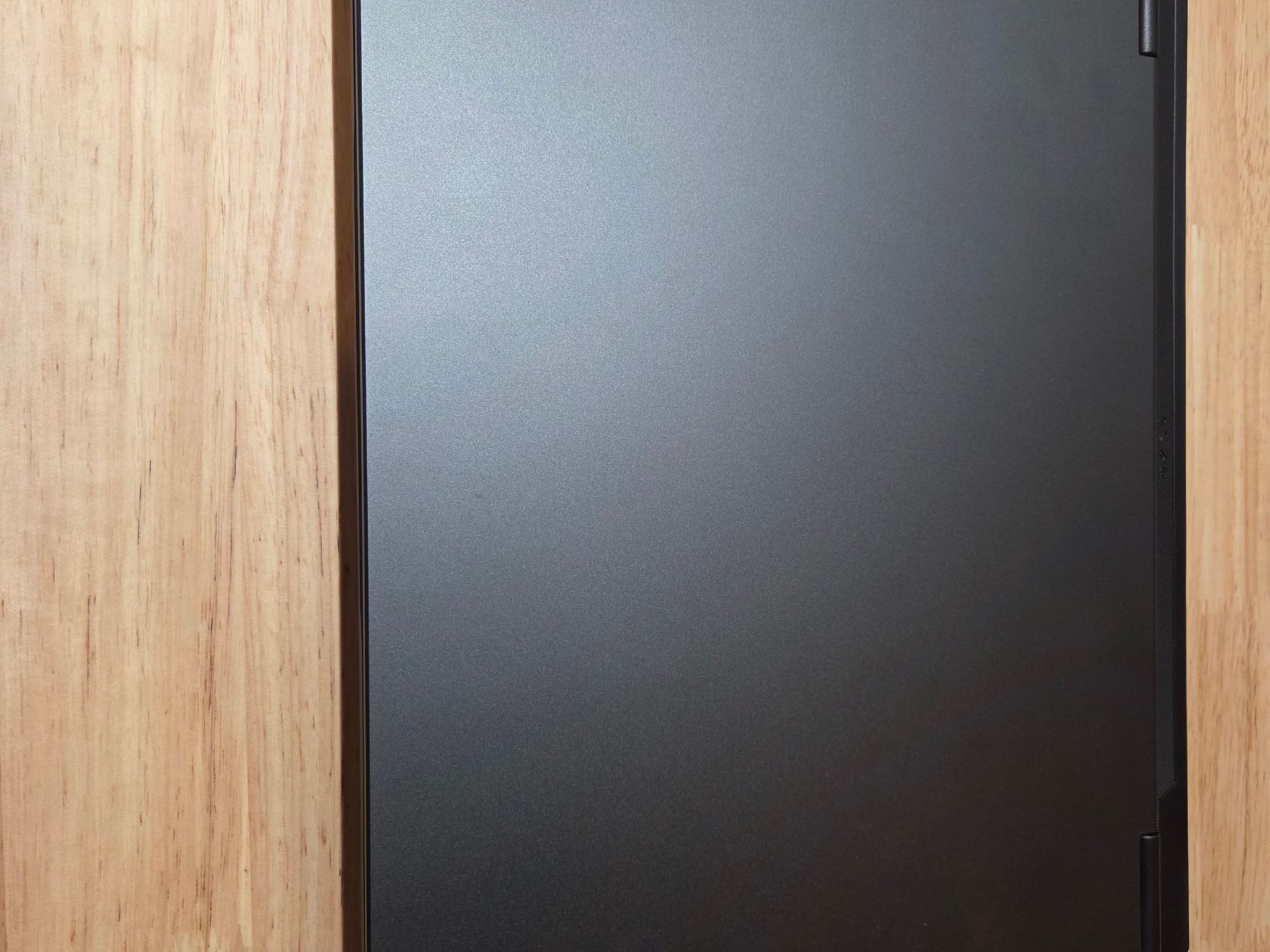ASUS - TUF Gaming A16 16" 165Hz - AMD Ryzen 9 270 - 32GB RAM - NVIDIA GeForce RTX 5070  2TB SSD
