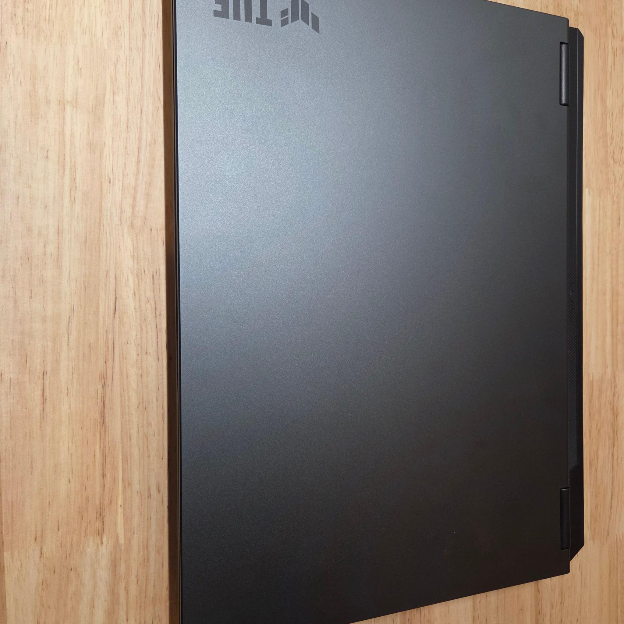 ASUS - TUF Gaming A16 16" 165Hz - AMD Ryzen 9 270 - 32GB RAM - NVIDIA GeForce RTX 5070  2TB SSD