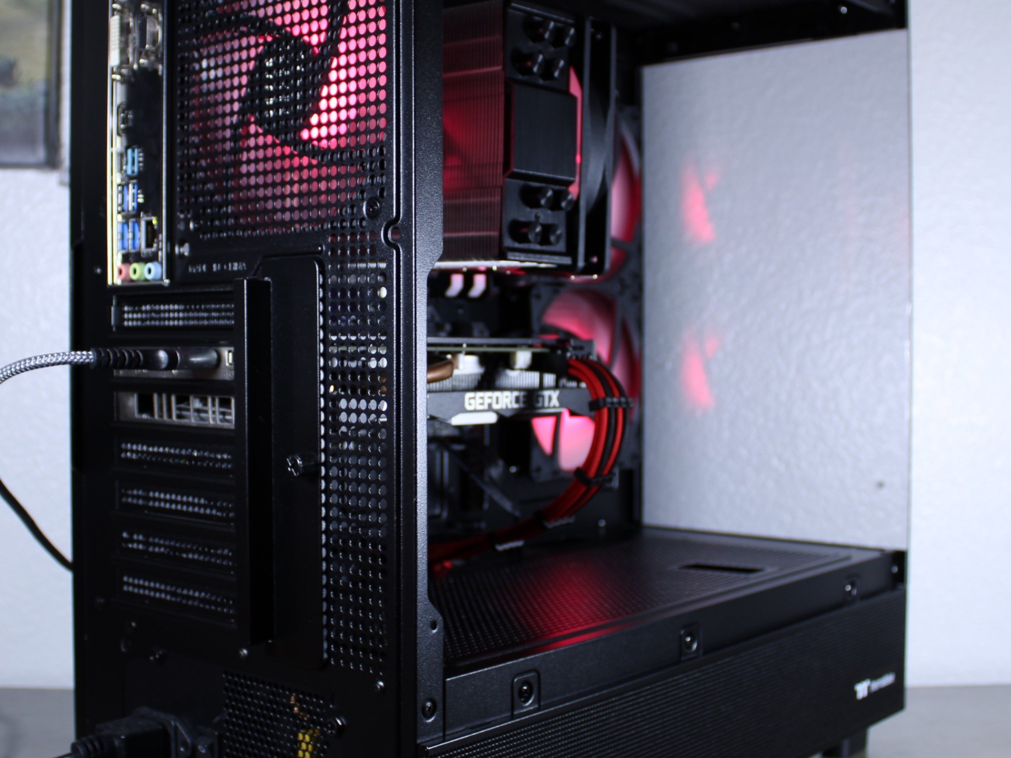 ⚫️🔴 GAMING PC!! | GTX 1660 Super | Ryzen 5 2600 | RGB 16GB Ram | 1TB NVME | Win 11 Activated | WIFI