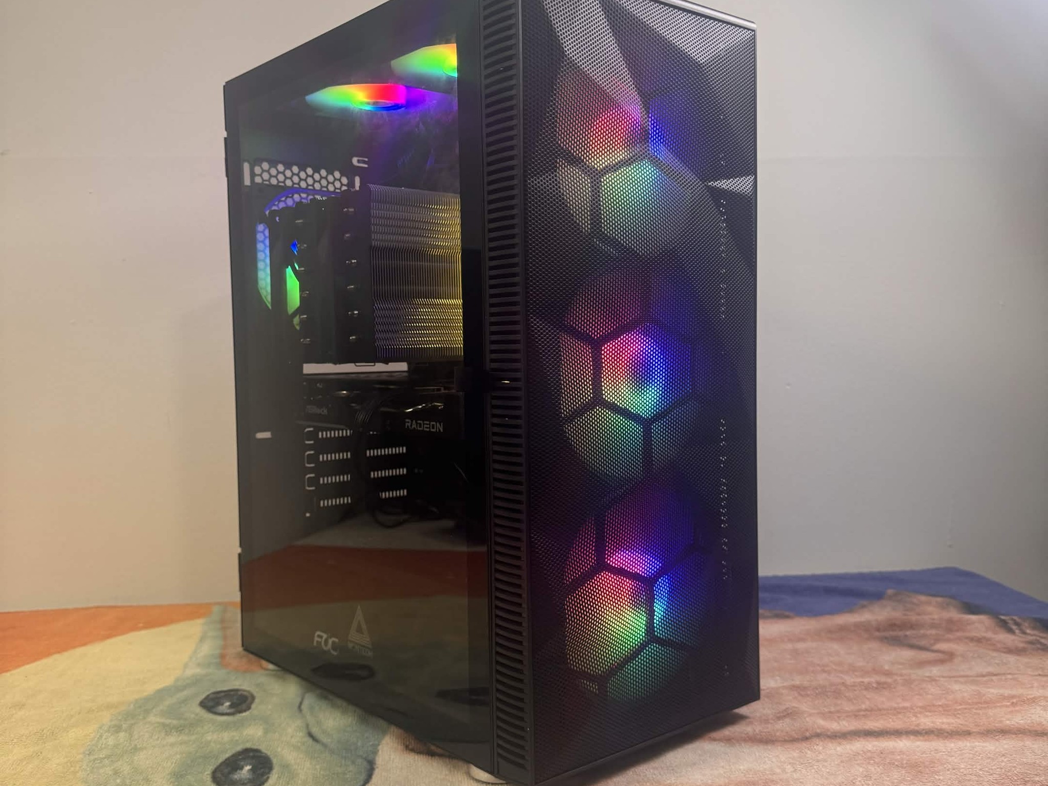 Custom Gaming PC – Ryzen 5 7600x / ASRock 9060xt Dual Fan / 32GB RAM