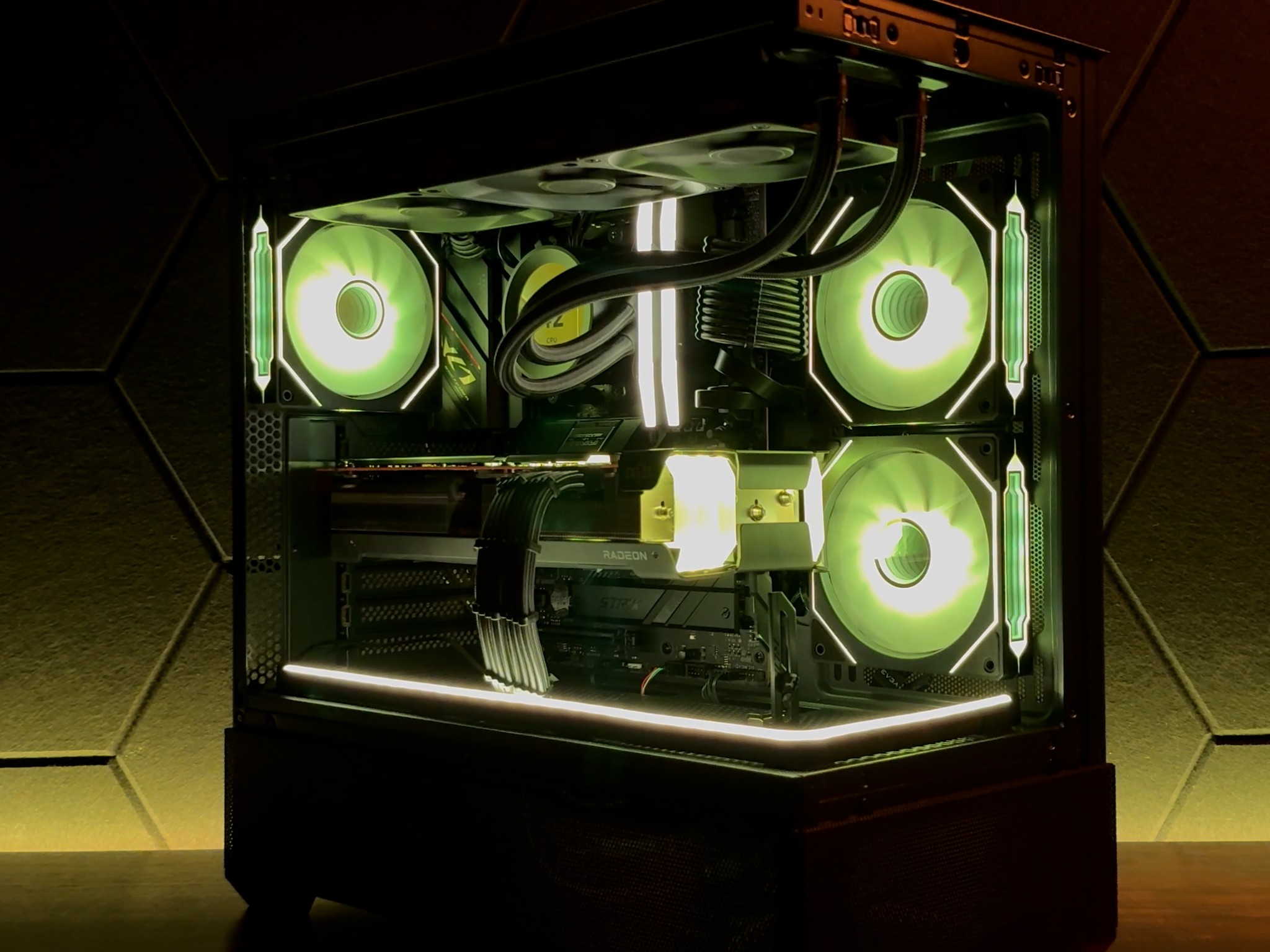 🌸 Lycoris 🌸 AMD RX 6800XT / AMD R7 7700X / 1TB NVME / 32GB DDR5 RAM / 360 AIO / Windows 11 Pro