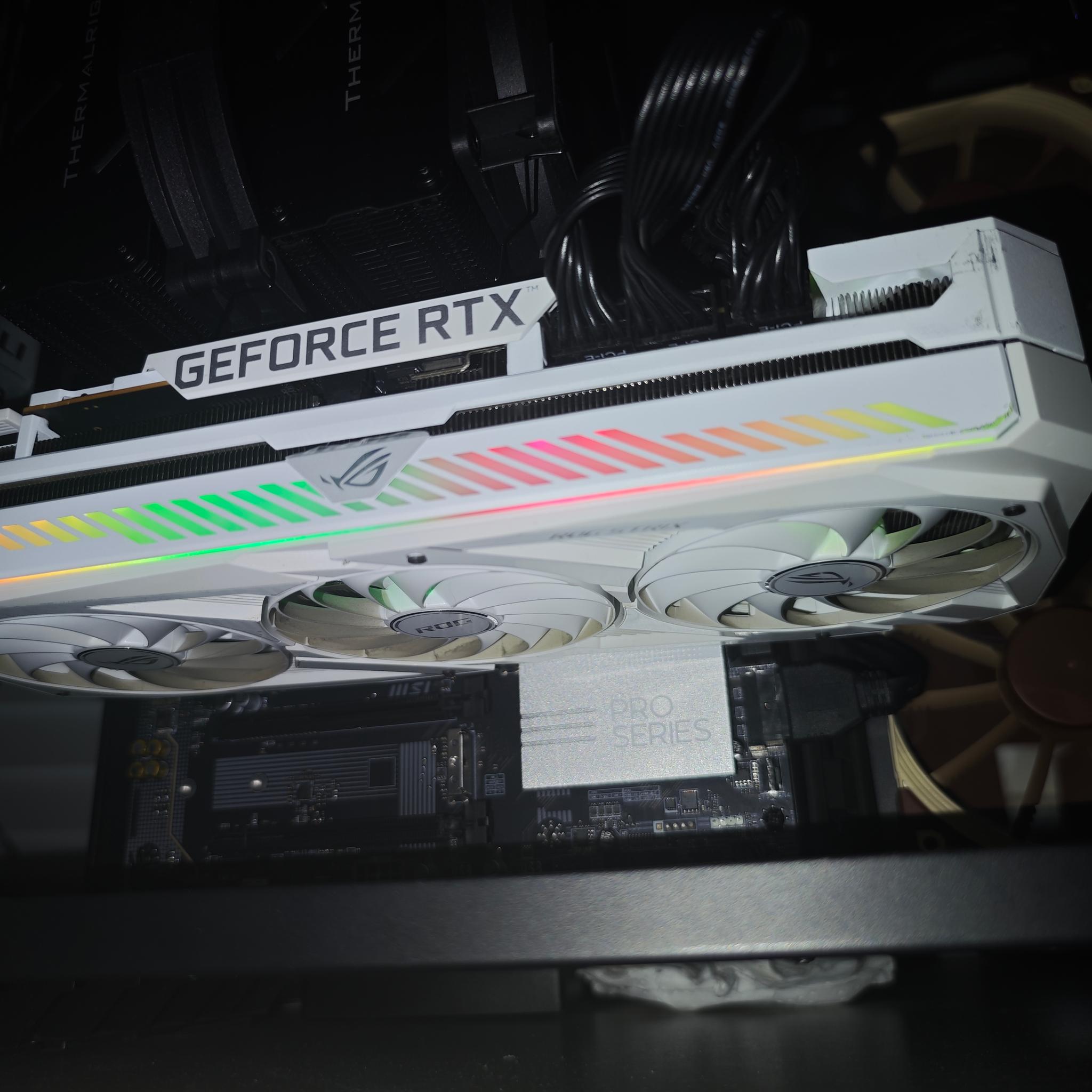 Asus ROG Strix GeForce RTX 3090 White OC