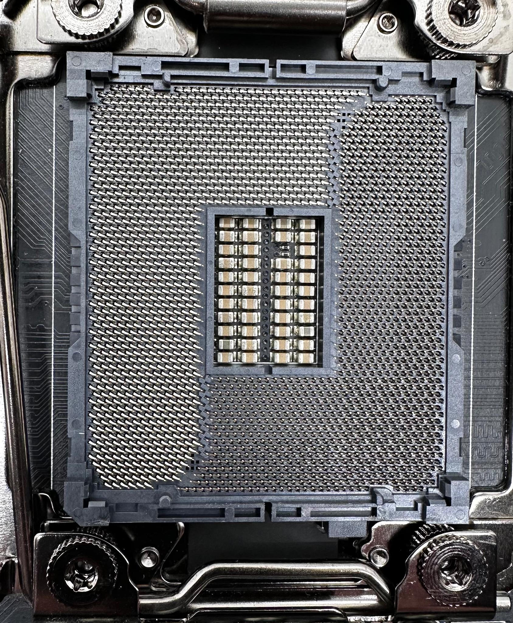 ASUS RAMPAGE V EXTREME X99 + CPU bundle