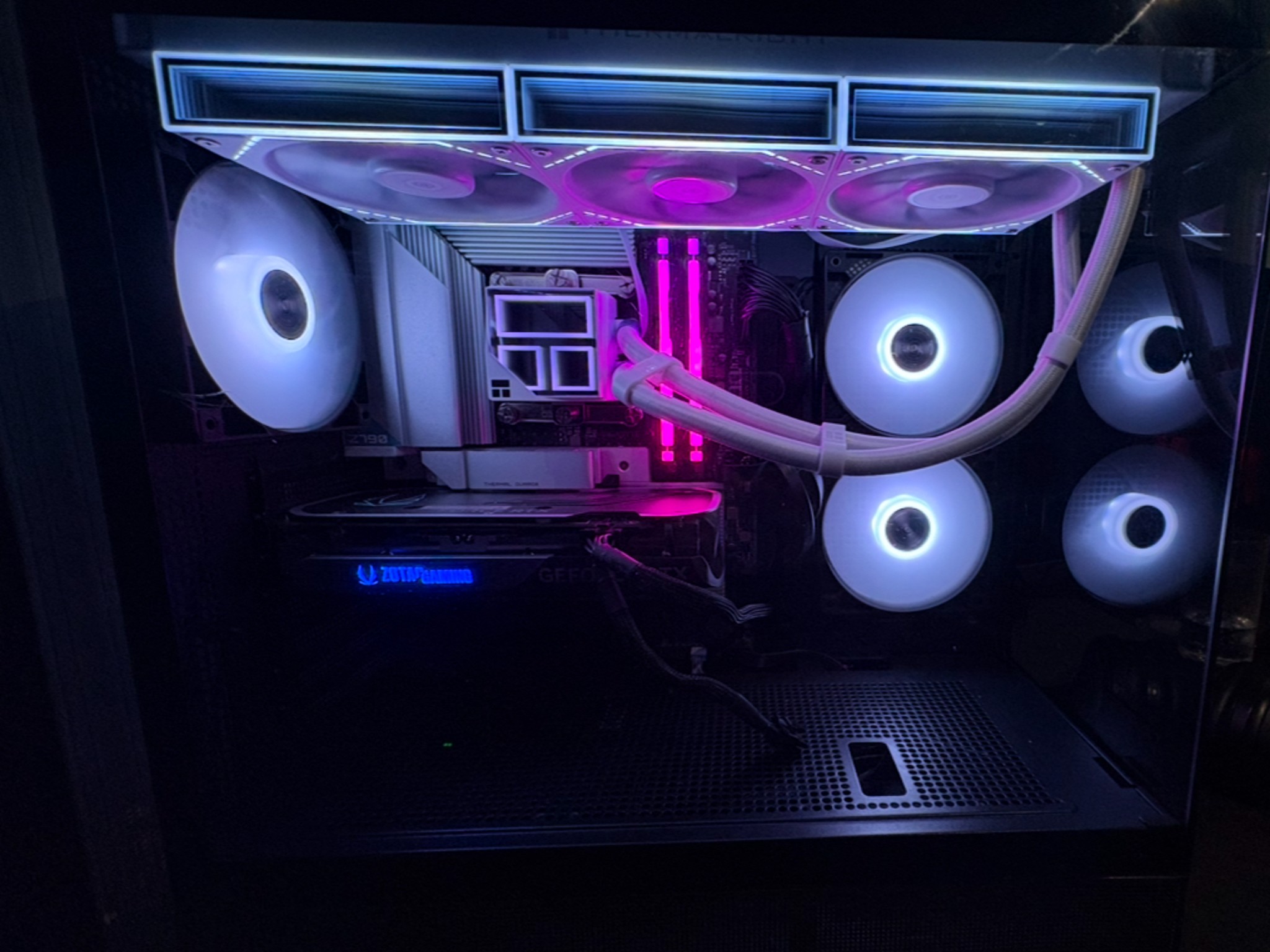 MONTECH XR BEAST(LILLY PC SHOP)