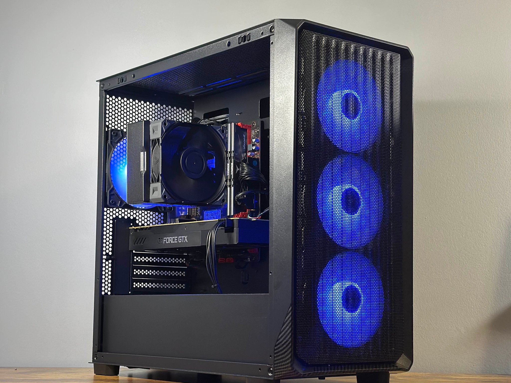GTX 1070 8GB | Ryzen 5 4500 | 16GB DDR4 | 512GB SSD | Win11 | WIFI| 1080P Custom Gaming PC