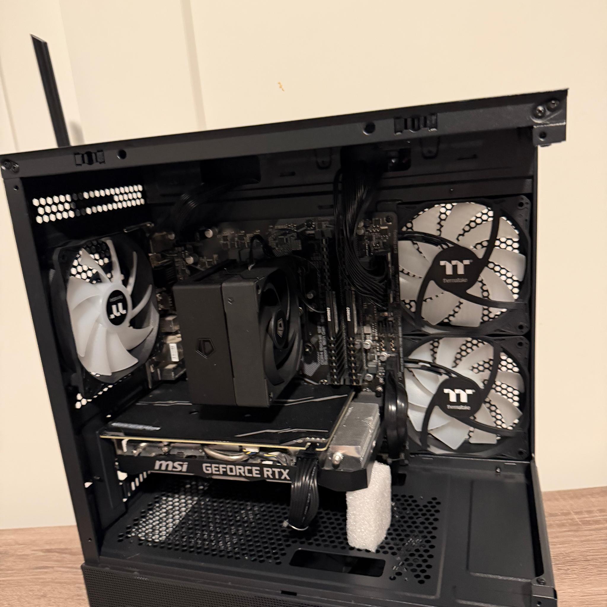 Intel I-3 10100f, Rtx 2060 super, 16GB Ram, 512GB NVME, Windows 11