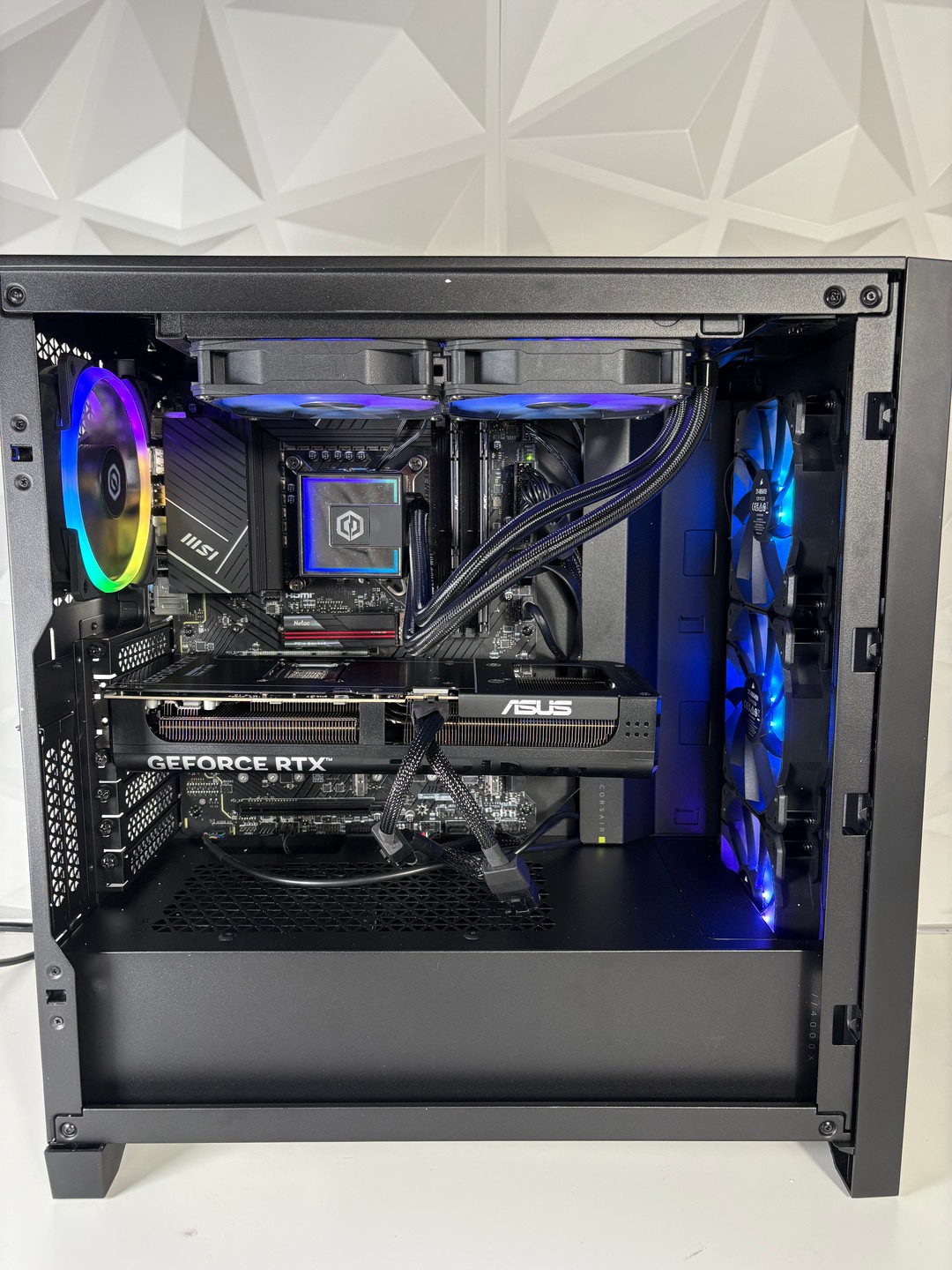 High-end Gaming PC// - i7 14700KF, RTX 5070, 16GB DDR5, 1TB SSD by