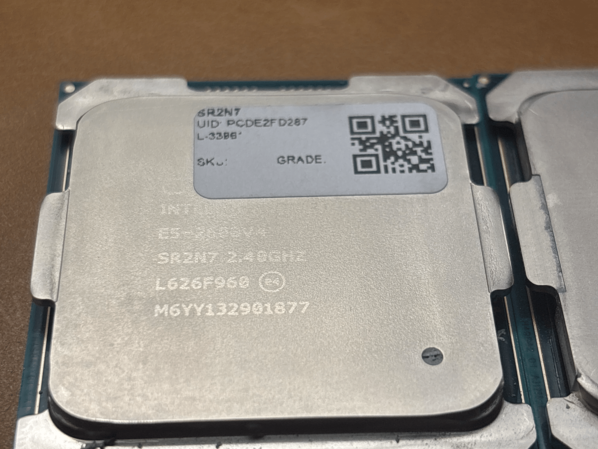 Intel E5 2680v4 14 cores, 28 threads