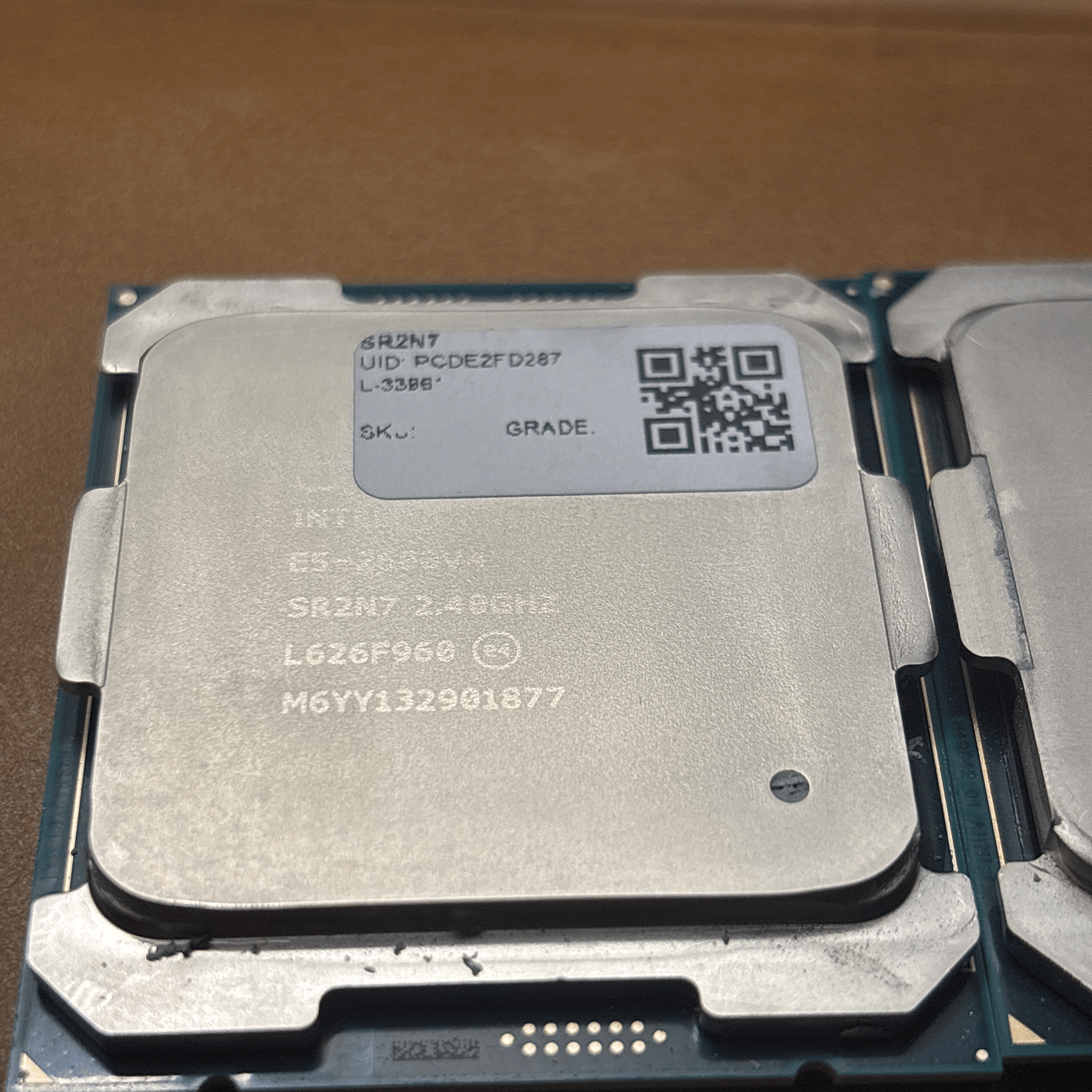 Intel E5 2680v4 14 cores, 28 threads
