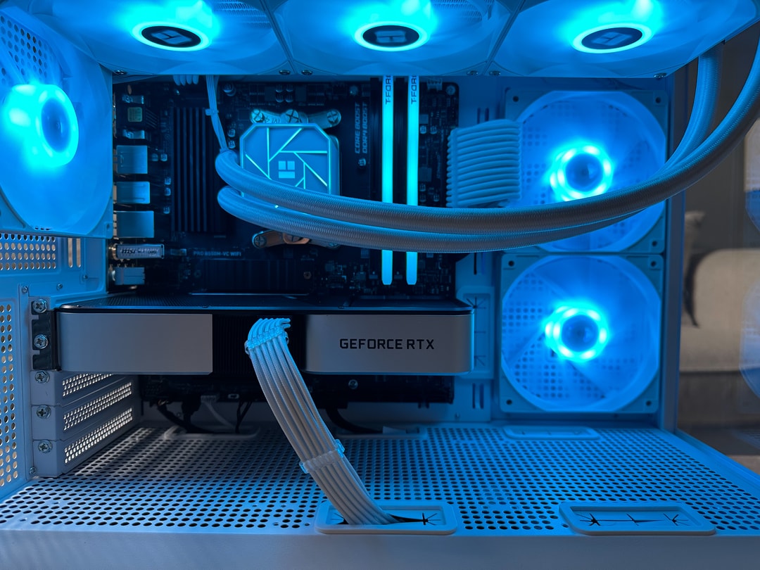 Ryzen 5 5600X | RTX 3060 Ti | 32gb RAM| 1Tb | Jawa