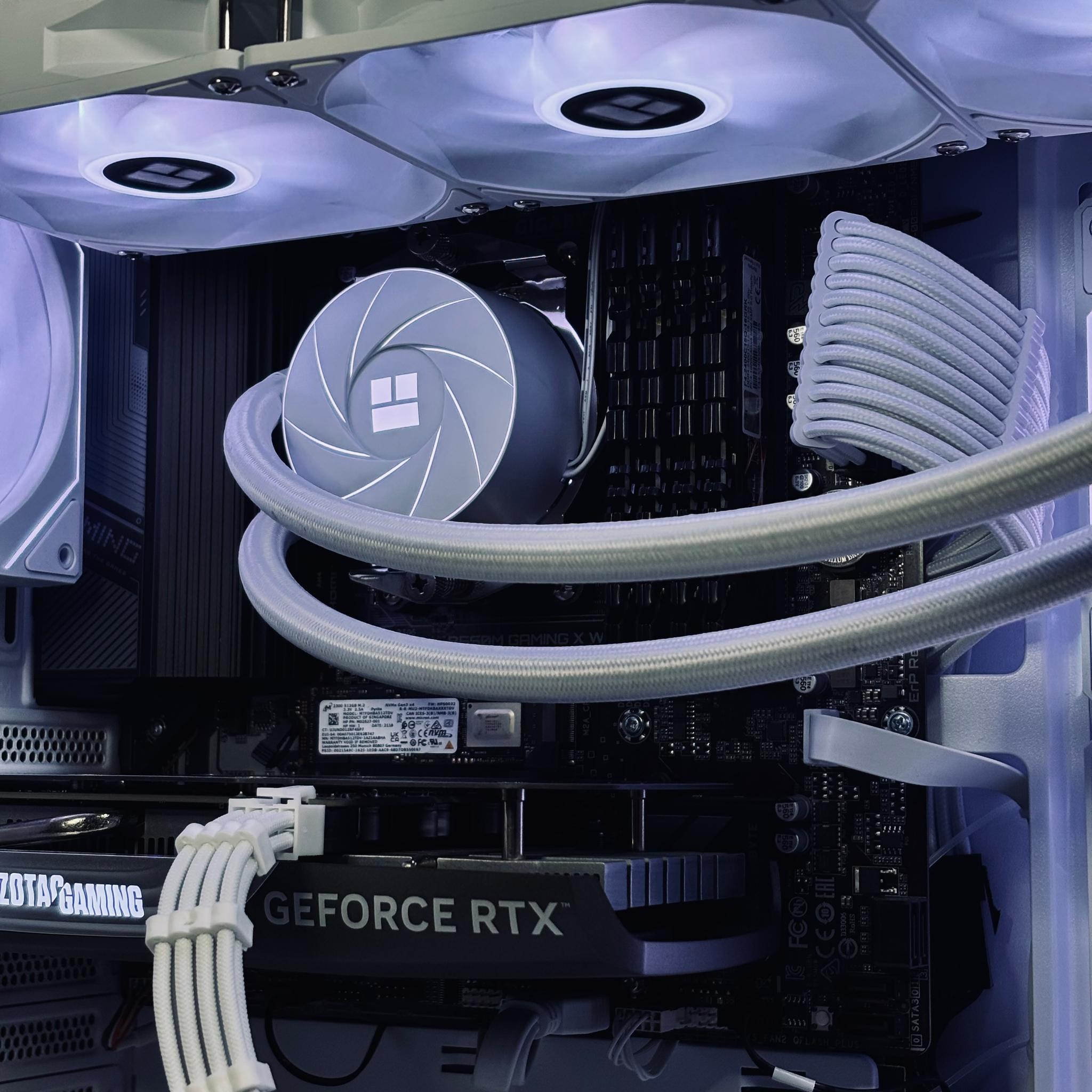 ☁️pure white☁️ Ryzen 5 5500 / RTX 4060 / 1tb / 16gb Ram