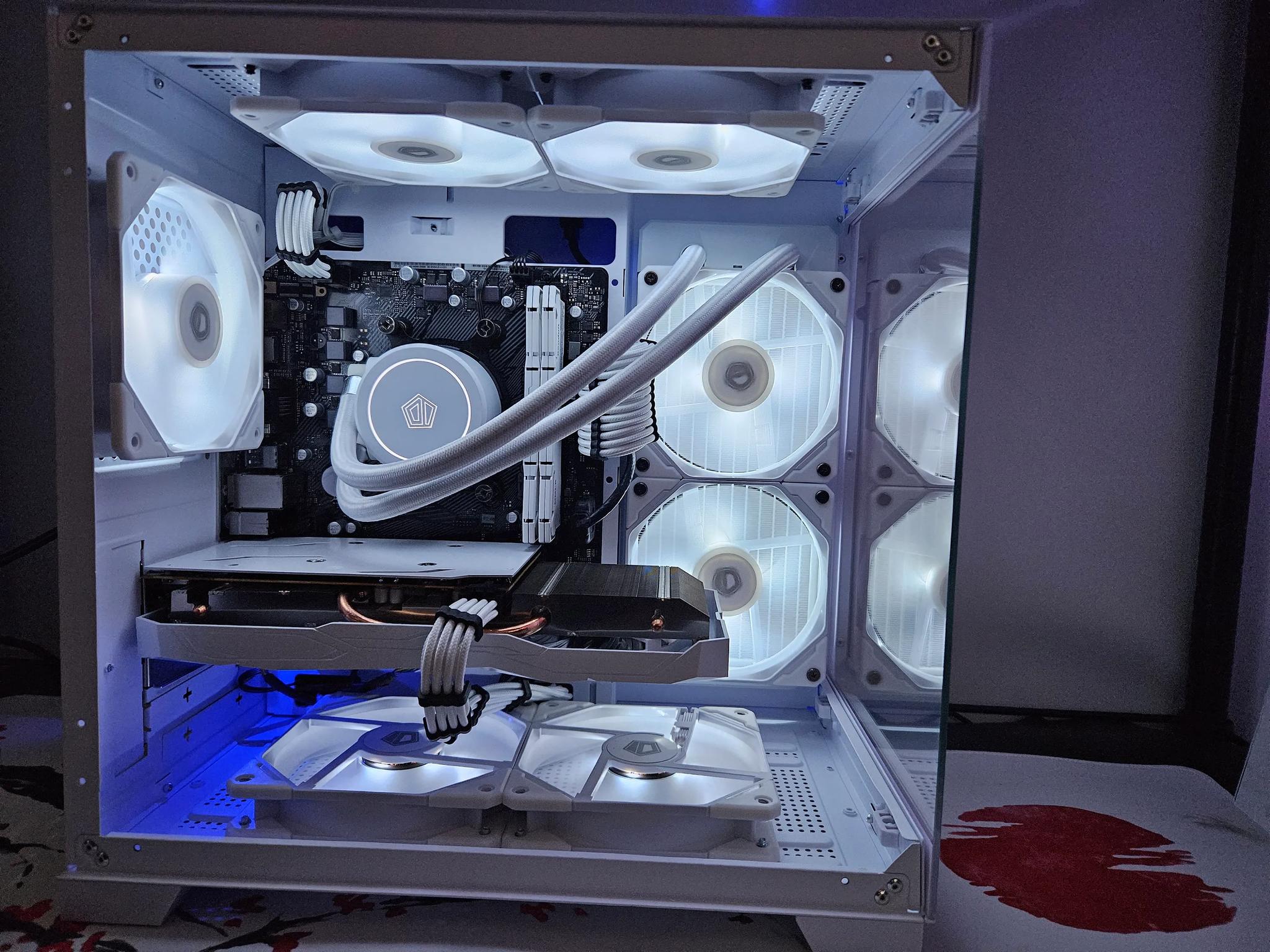 Arctic Beast Liquid cooled RIG Ryzen 7 5700G/ 32GB RAM/ 2TB SSD/ AMD RX6600